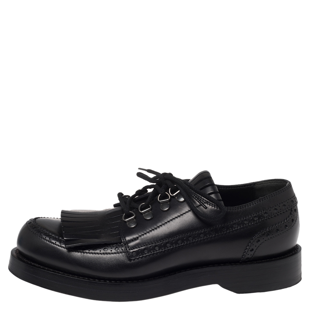 

Gucci Black Brogue Leather Fringe Lace Up Derby Size