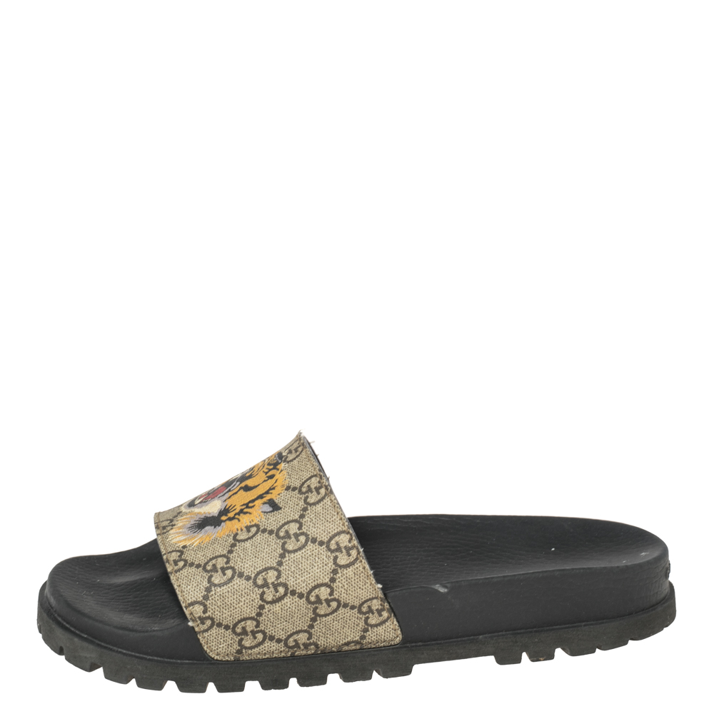 

Gucci Beige GG Supreme Canvas Tiger Print Slides Size, Grey