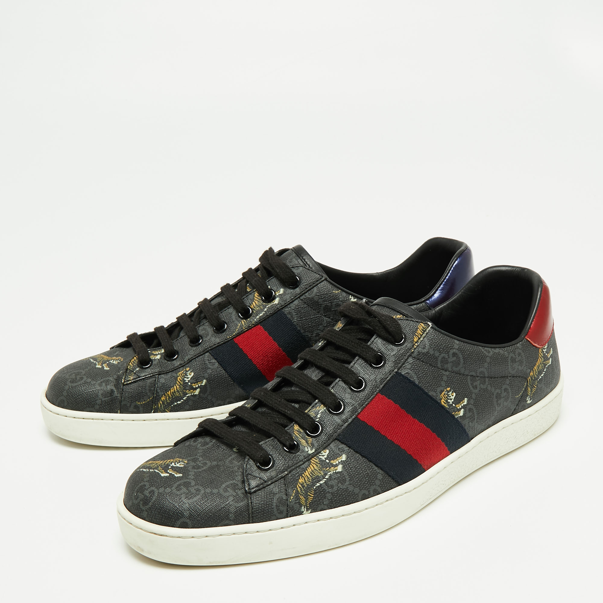 

Gucci Grey Leather And Tiger Print GG Supreme Canvas Ace Low Top Sneakers Size