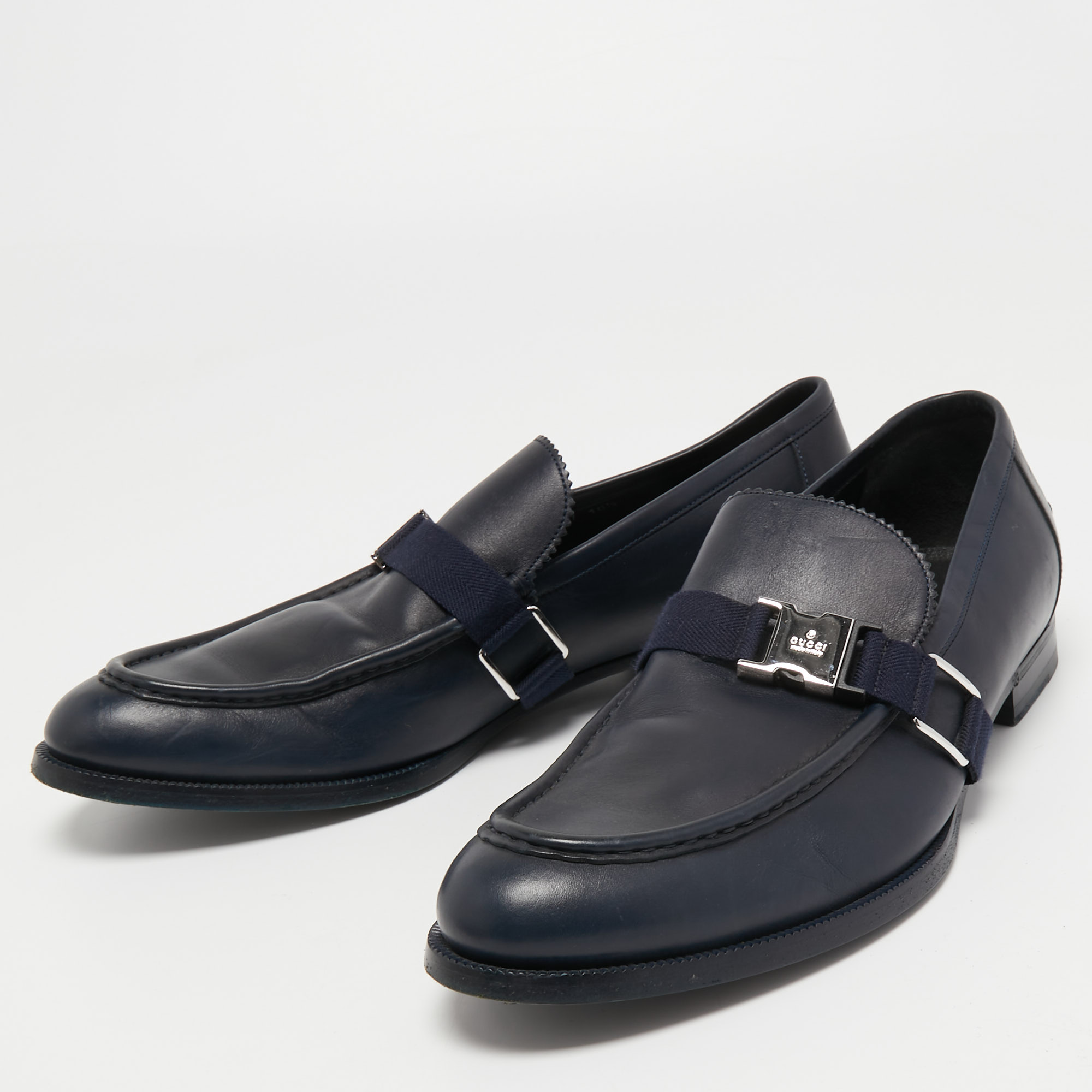 

Gucci Navy Blue Leather Buckle Loafers Size