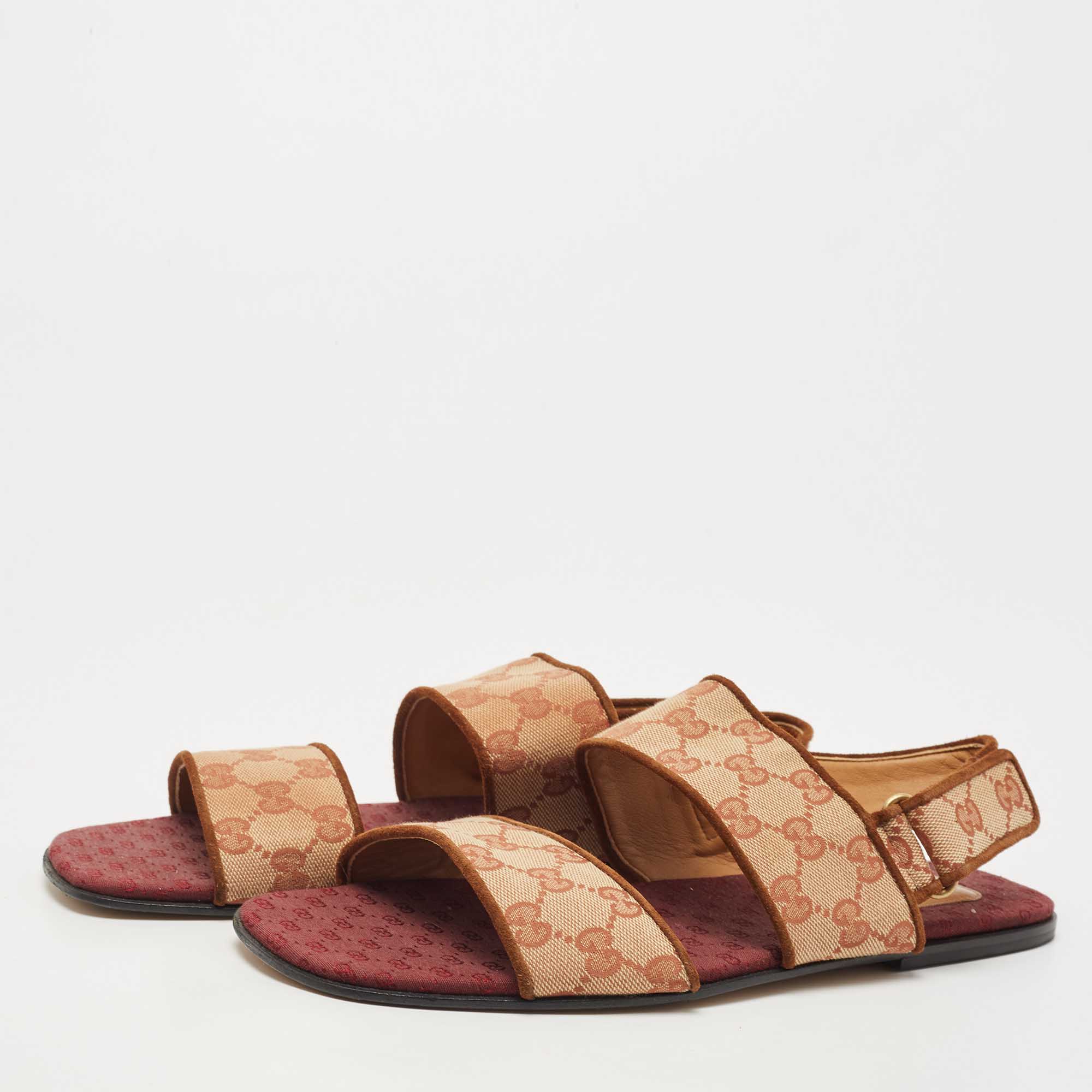 

Gucci Beige/Red GG Canvas Flat Sandals Size