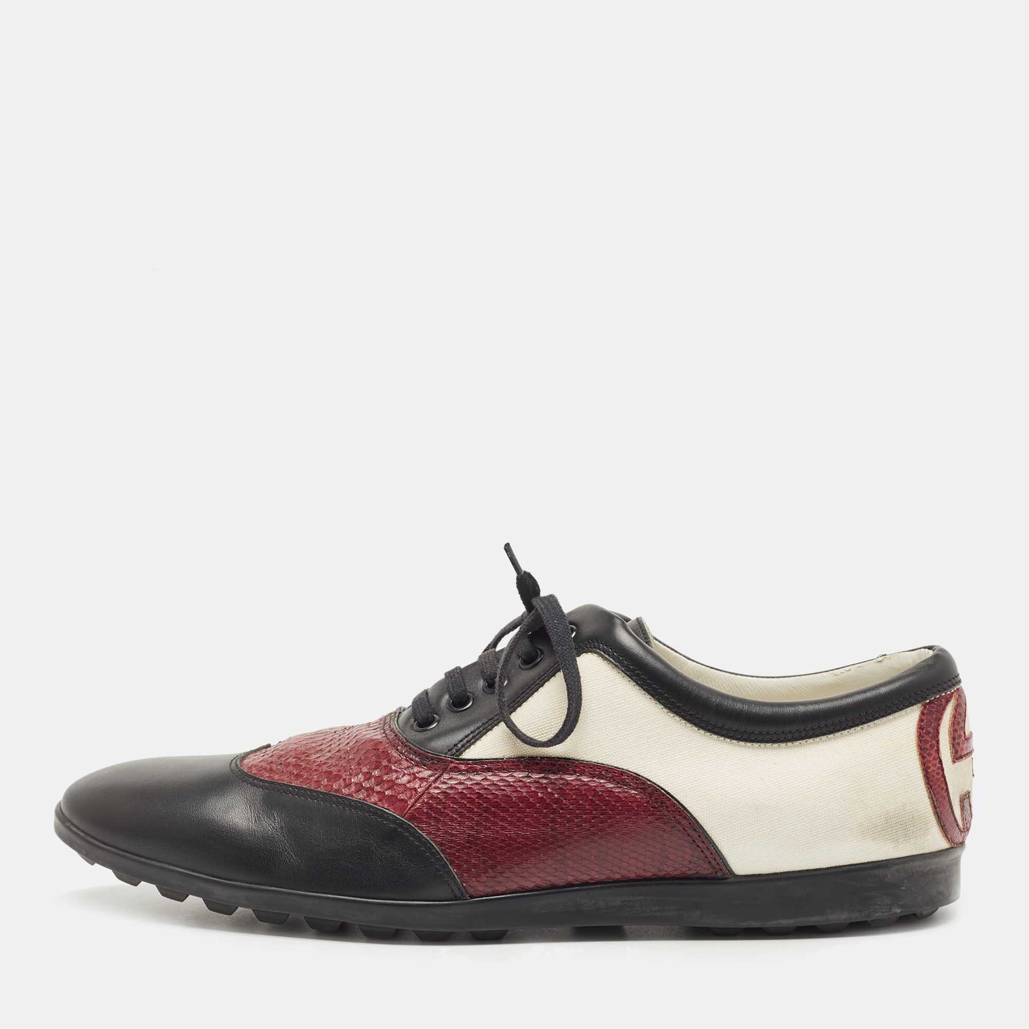 Let this comfortable pair be your first choice when youre out for a long day. These Gucci Oxford sneakers have well sewn uppers beautifully set on durable soles.