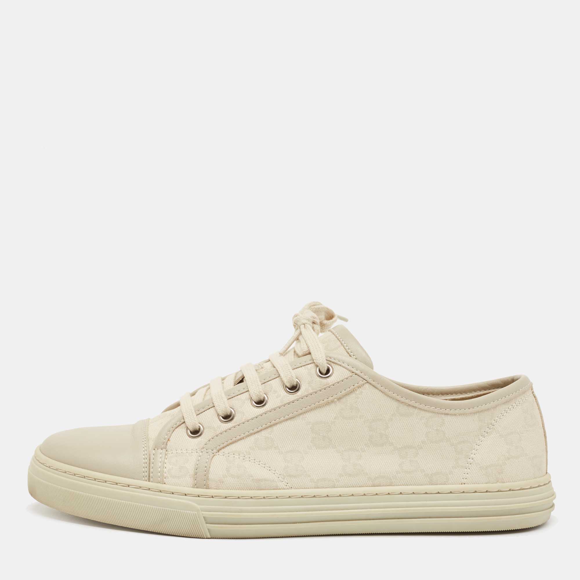 Click to view more detailed imagery on our partner's website Pre-owned Gucci Two Tone Gg Canvas And Leather Cap Toe Low Top Trainers Size 41.5 In Beige