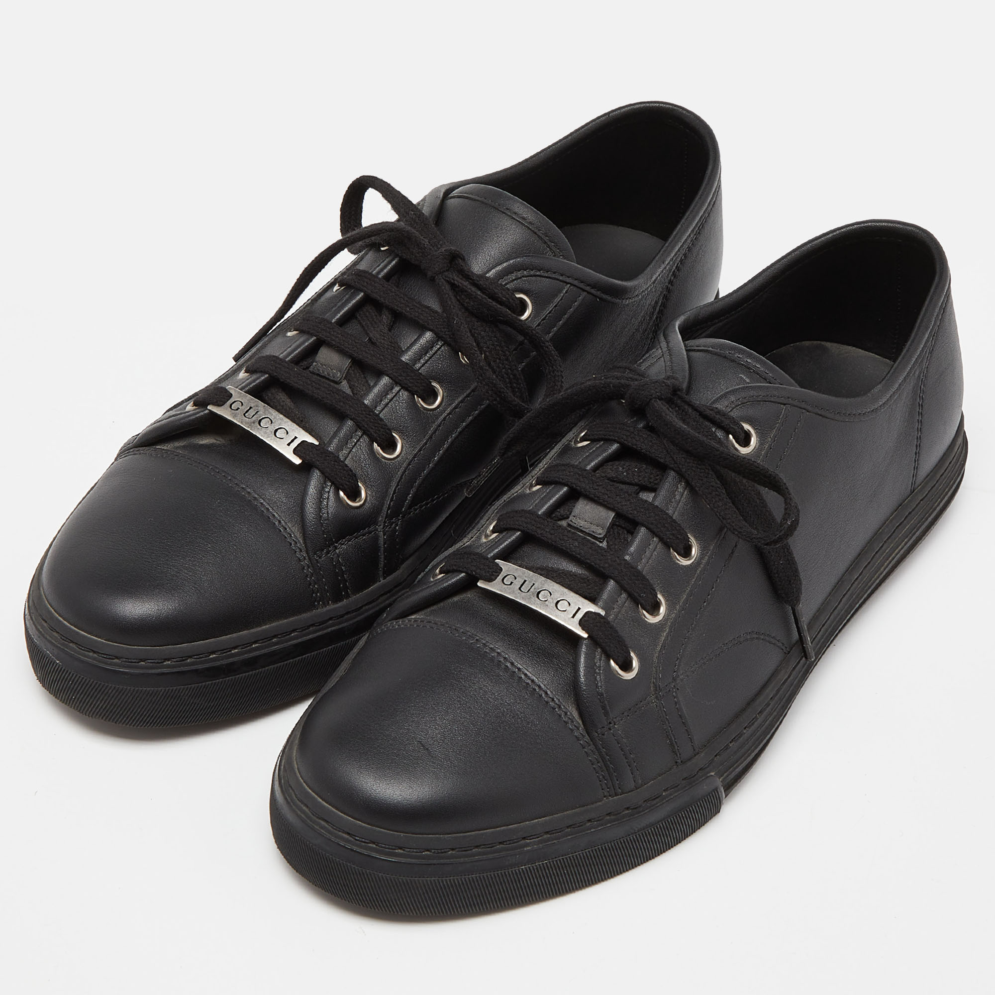 

Gucci Black Leather Low Top Sneakers Size