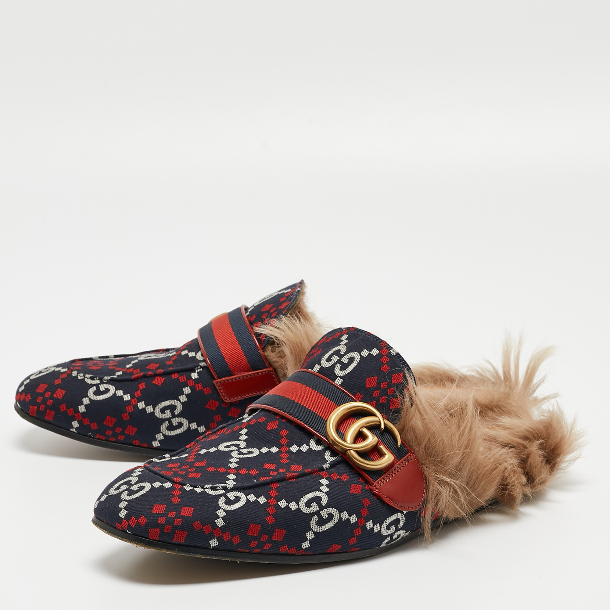 

Gucci Navy Blue/Red Diamond GG Canvas and Fur Princetown Flat Mules Size