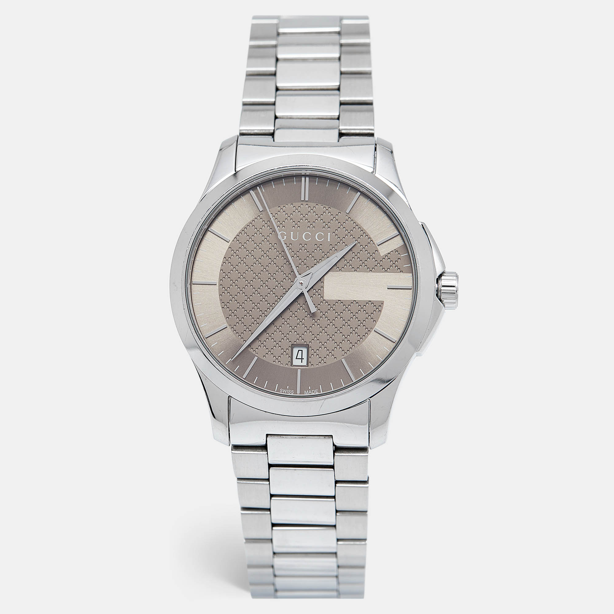 Let this fine designer wristwatch accompany you with ease and luxurious style. Beautifully crafted using the best quality materials this authentic branded watch is built to be a standout accessory for your wrist.