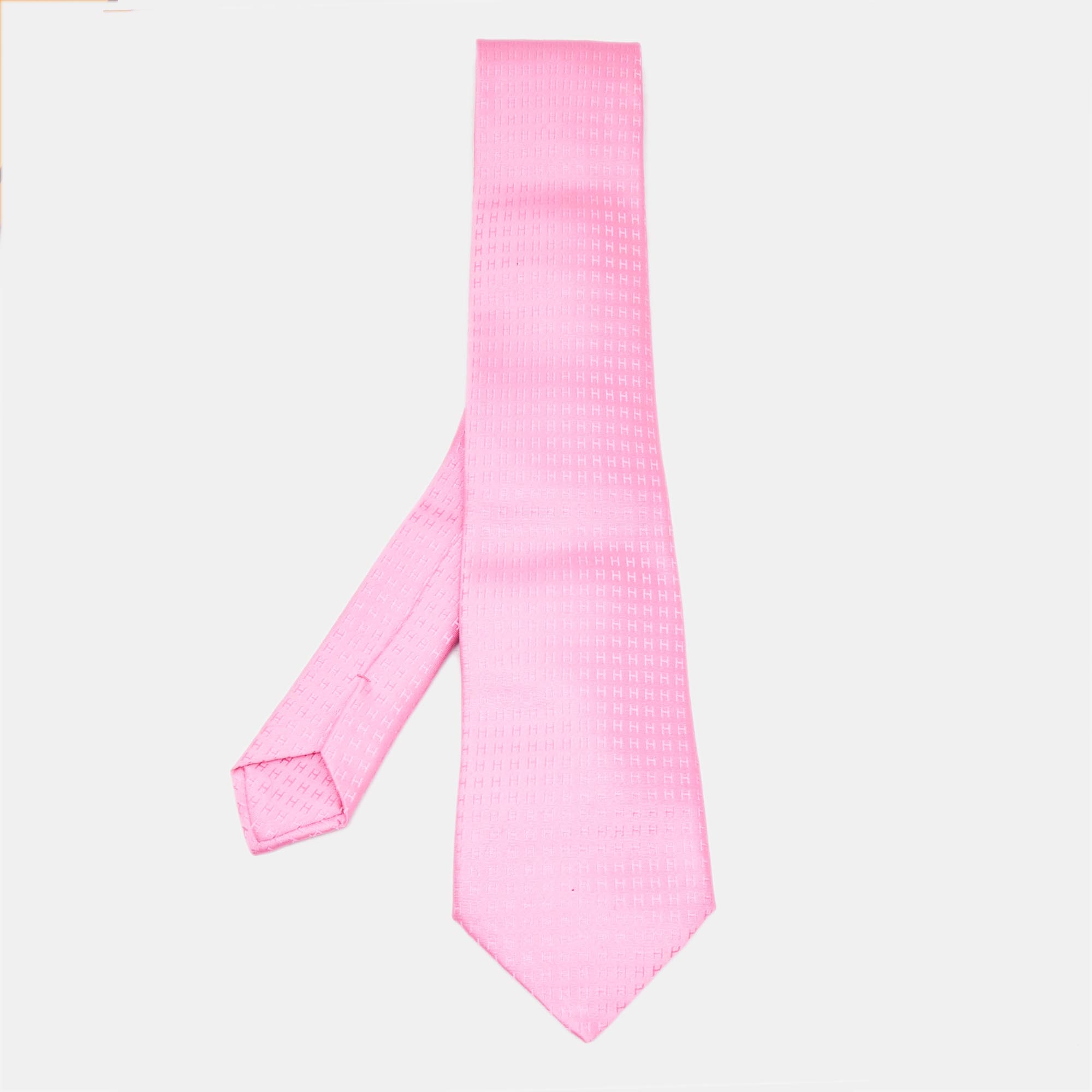 

Hermès Pink Silk Traditional Faconnee H tie