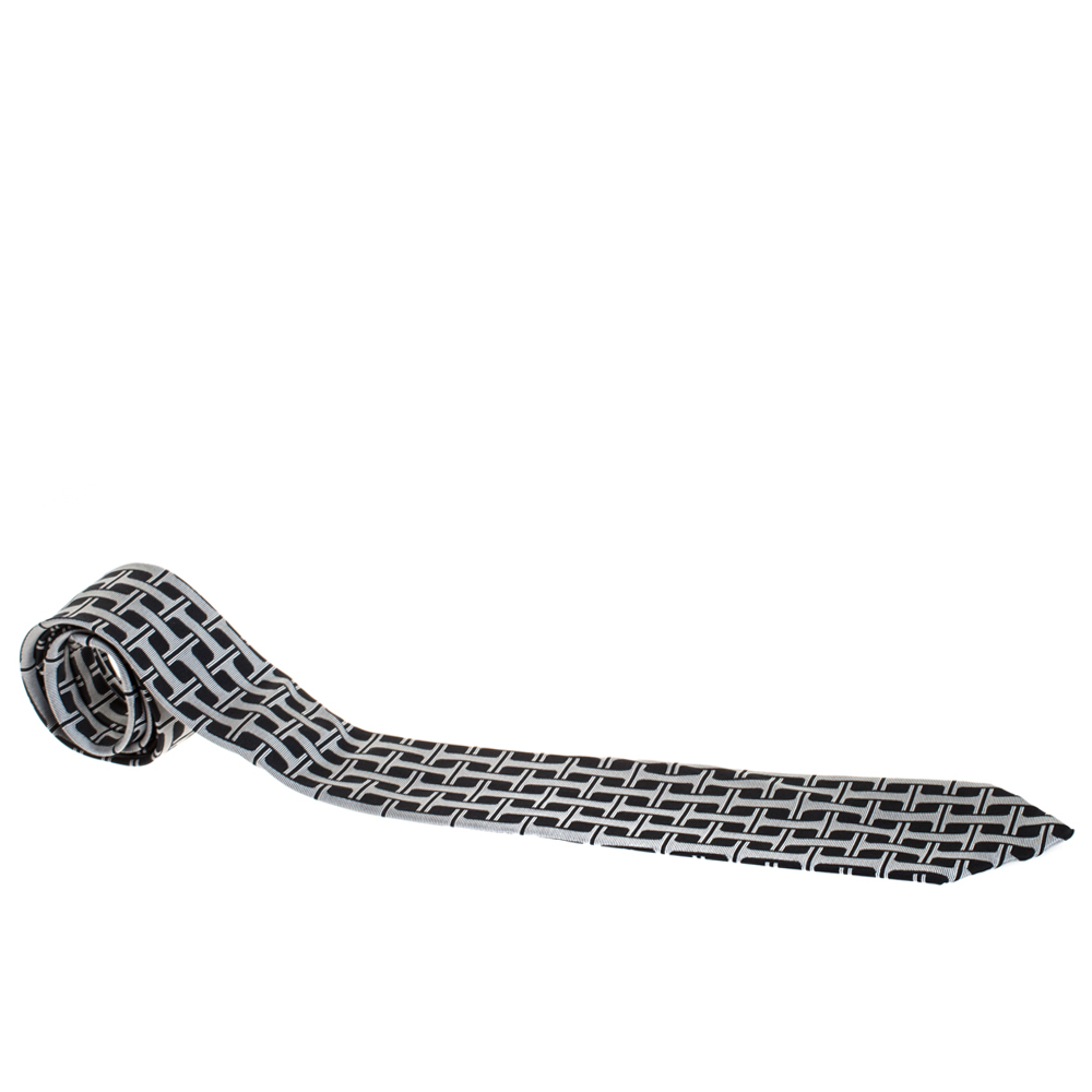 Pre Owned Hermès Noir and Perle H Patterned Jacquard Silk Tie