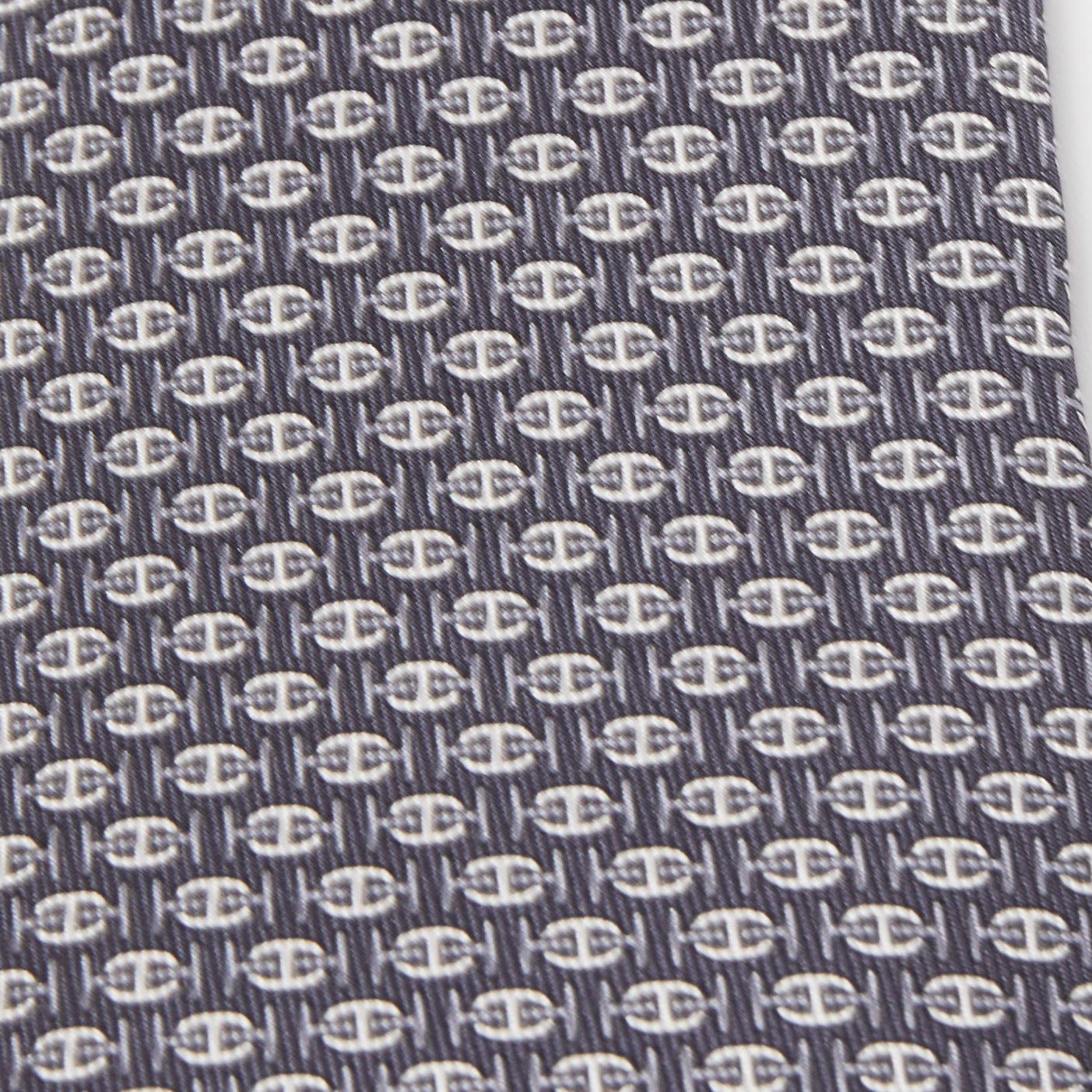 

Hermès Black 7 H Au Maillon Printed Silk Slim Tie