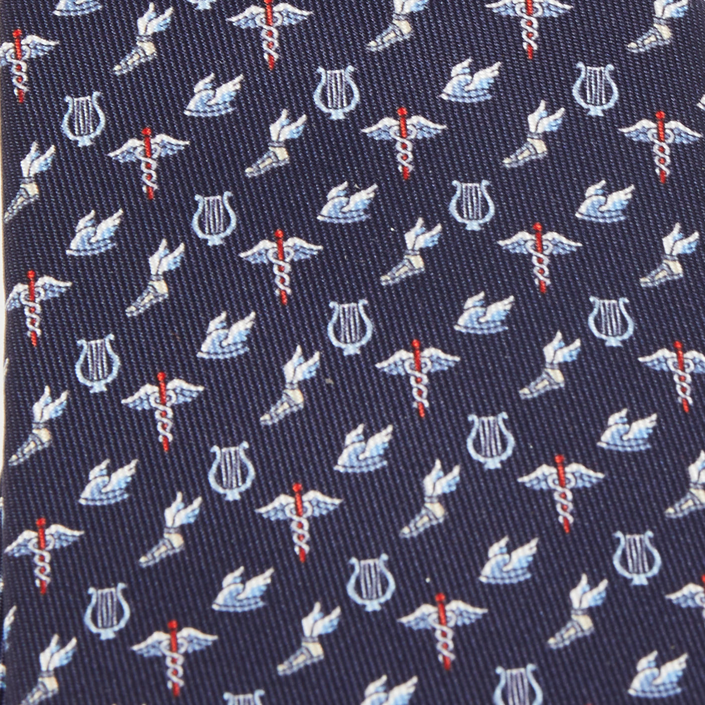 

Hermès Navy Blue Flying Hermes Printed Silk Slim Tie