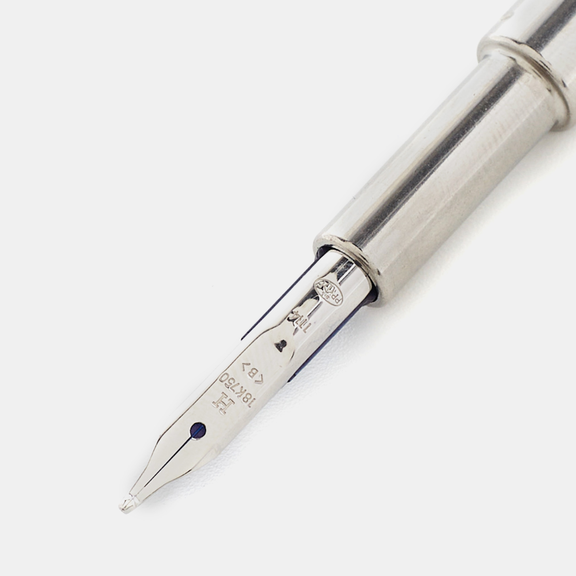 

Hermes Silver Tone Nautilus Fountain Pen Set