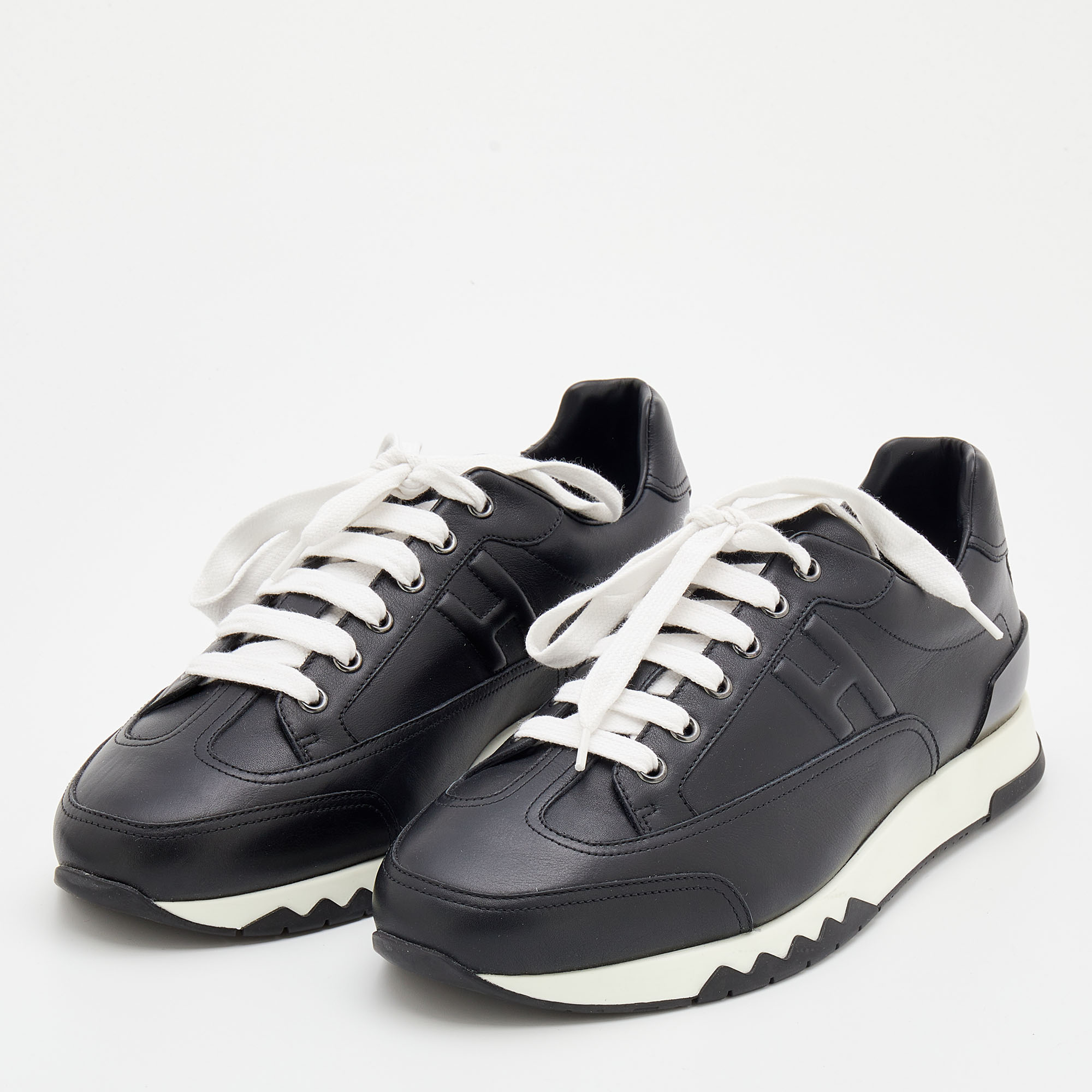 

Hermès Black Leather Trail Low Top Sneakers Size