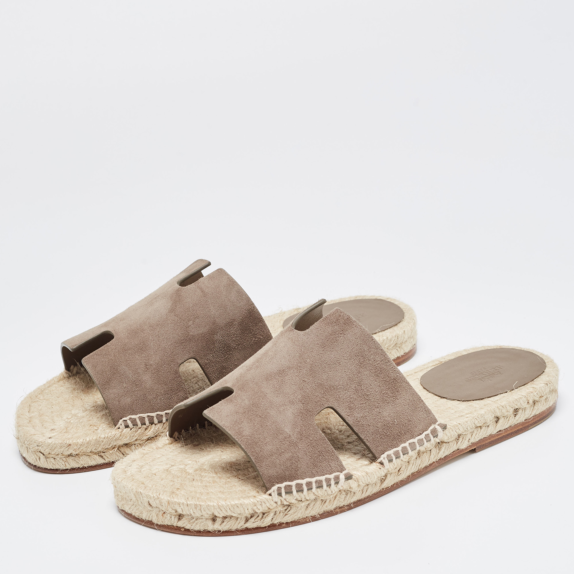 

Hermes Brown Suede Antigua Flat Slides Size