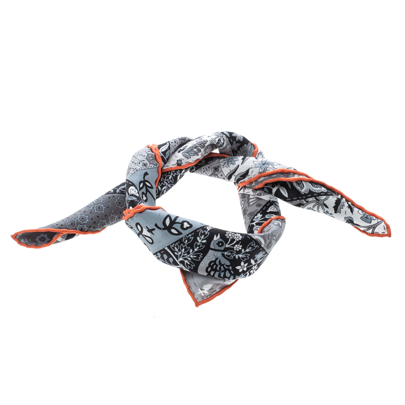 Pre Owned Hermes Pique Fleuri De Provence Printed Silk Pocket Square