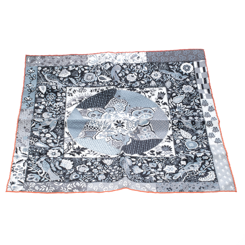 

Hermes Pique Fleuri De Provence Printed Silk Pocket Square, Multicolor