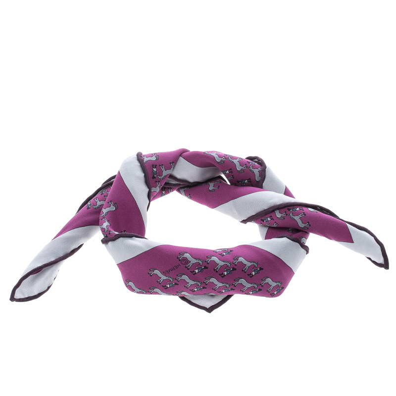 مملوكة مسبقًا منديل جيب هيرمس إيكويستريان رايدر حرير بنفسيجي ورصاصي مربع