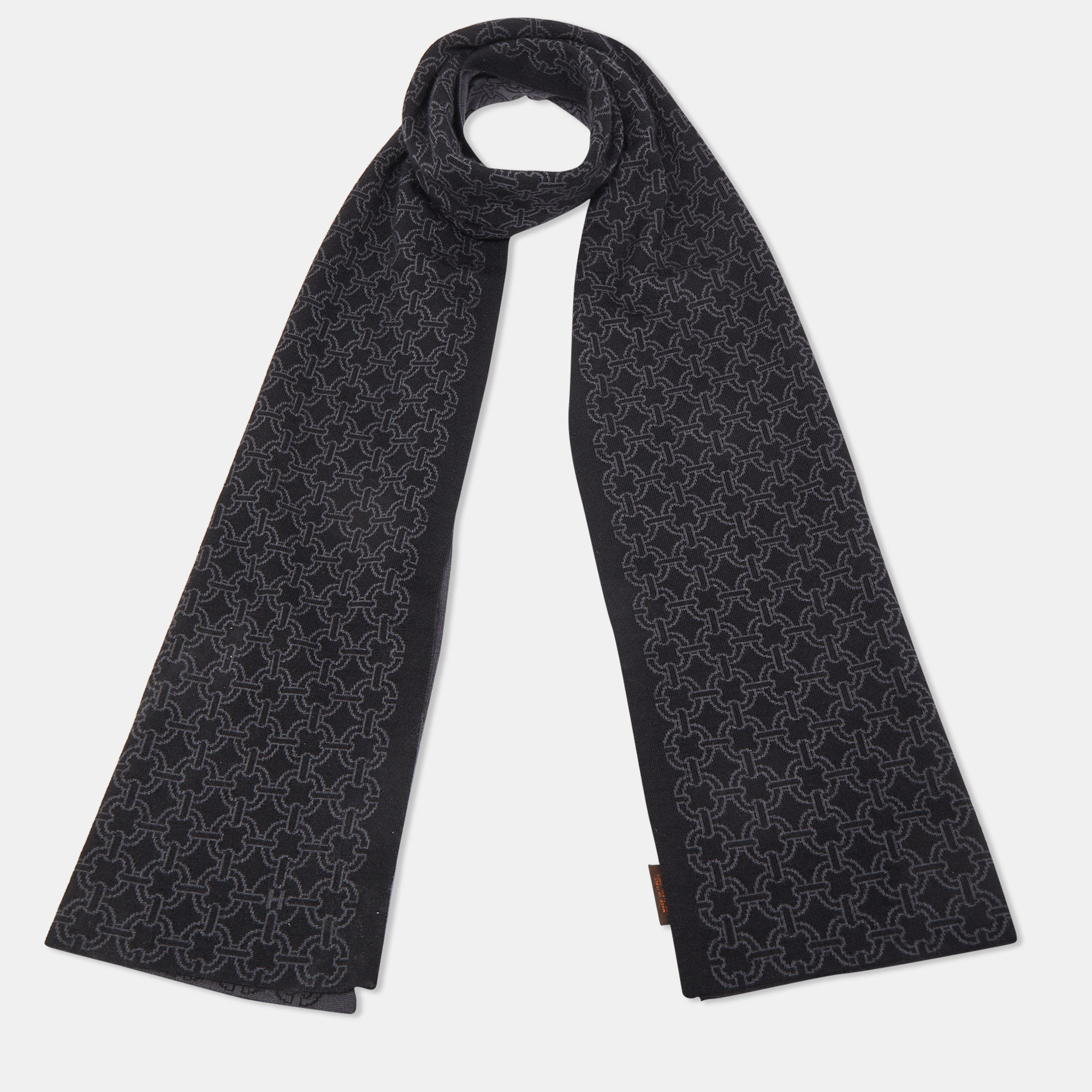 

Hermes Black/Grey Chain Pattern Cashmere & Silk Reversible Muffler