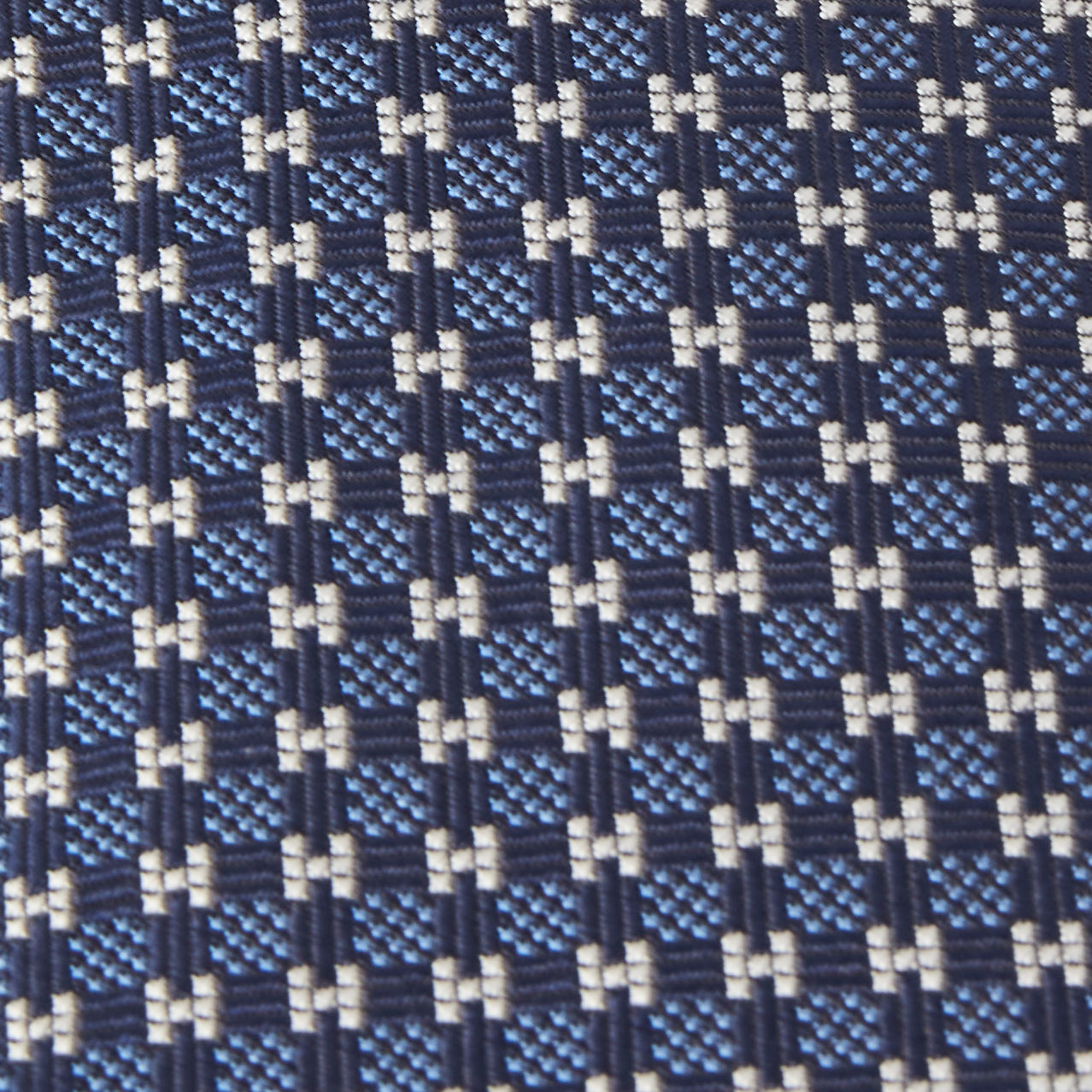 

Hermès Navy Blue 7 H Cheval A La Couverture Silk Jacquard Slim Tie