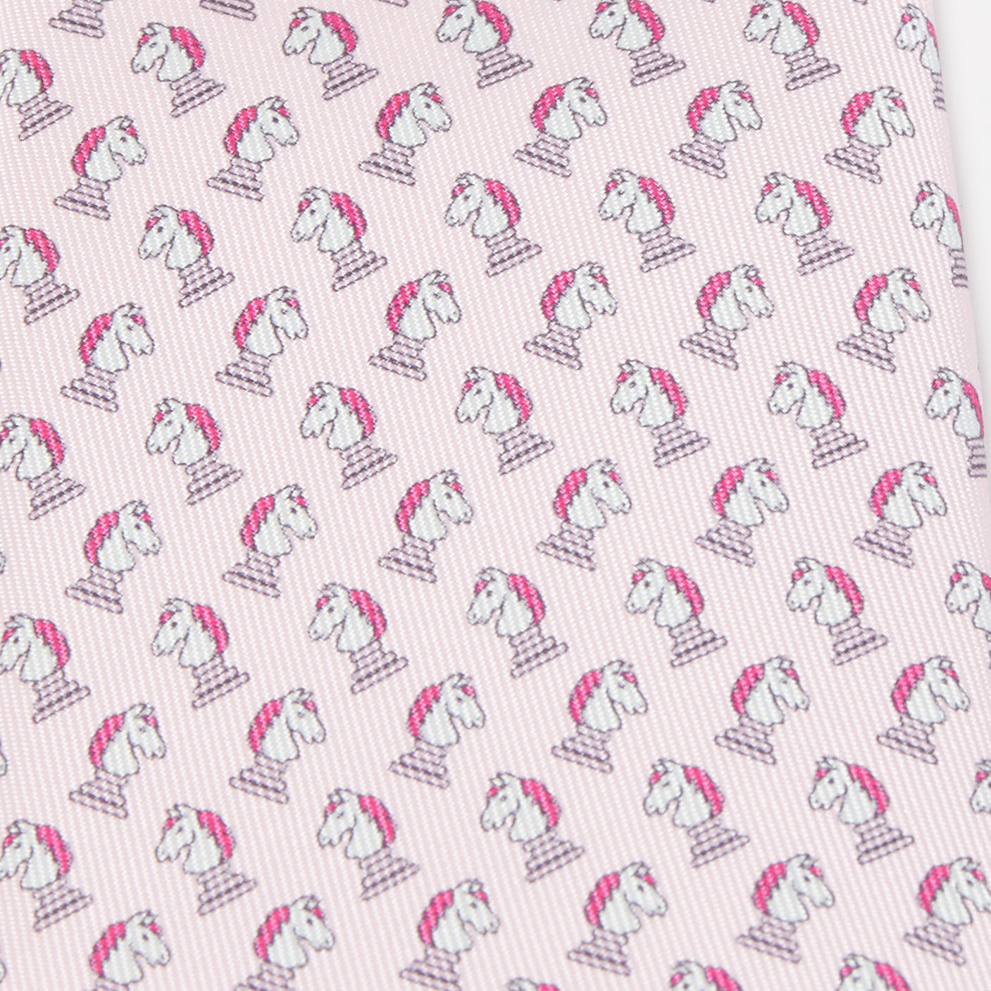 

Hermès Pink Echec Et Mat Printed Silk Slim Tie