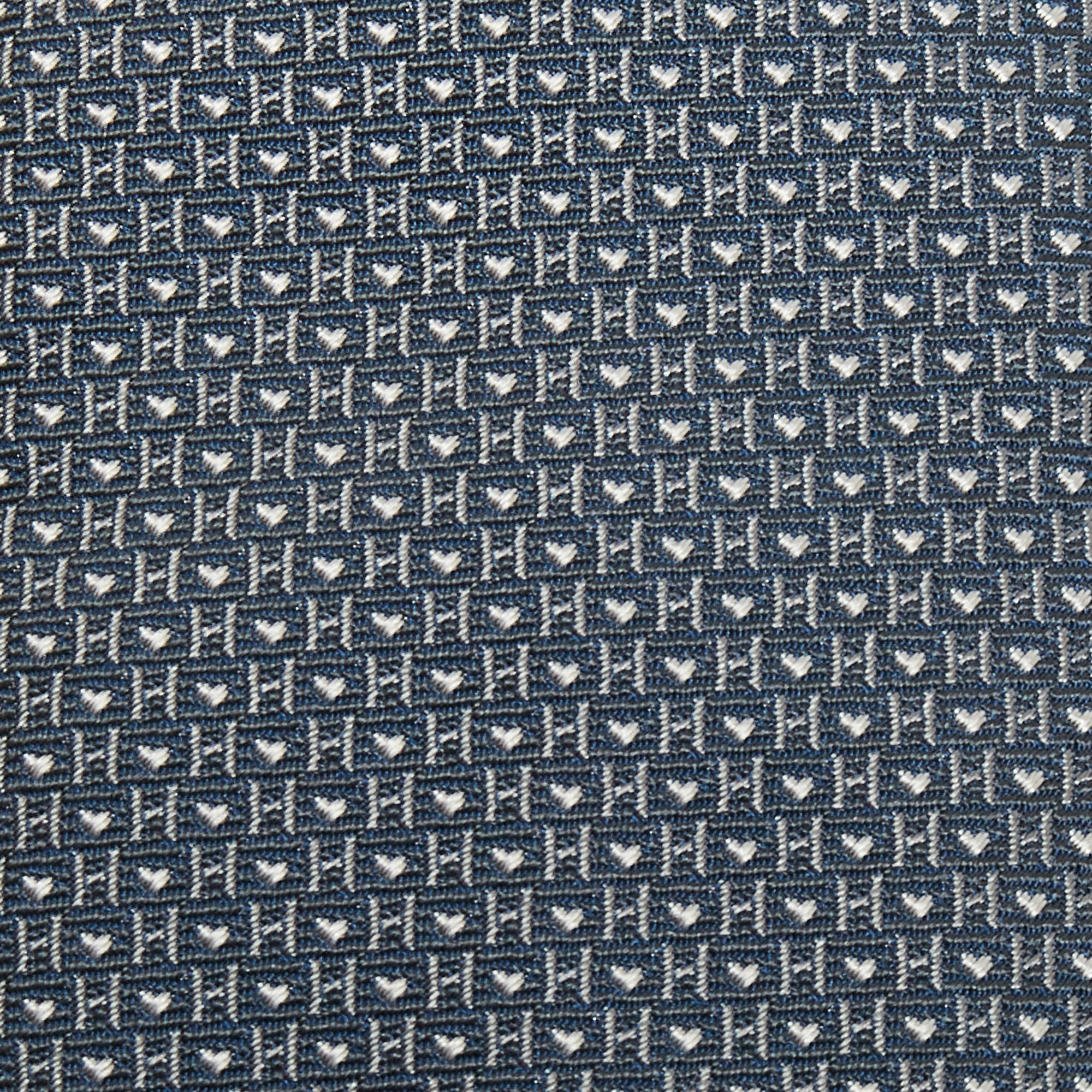 

Hermes Blue Heart Patterned Silk Skinny Tie