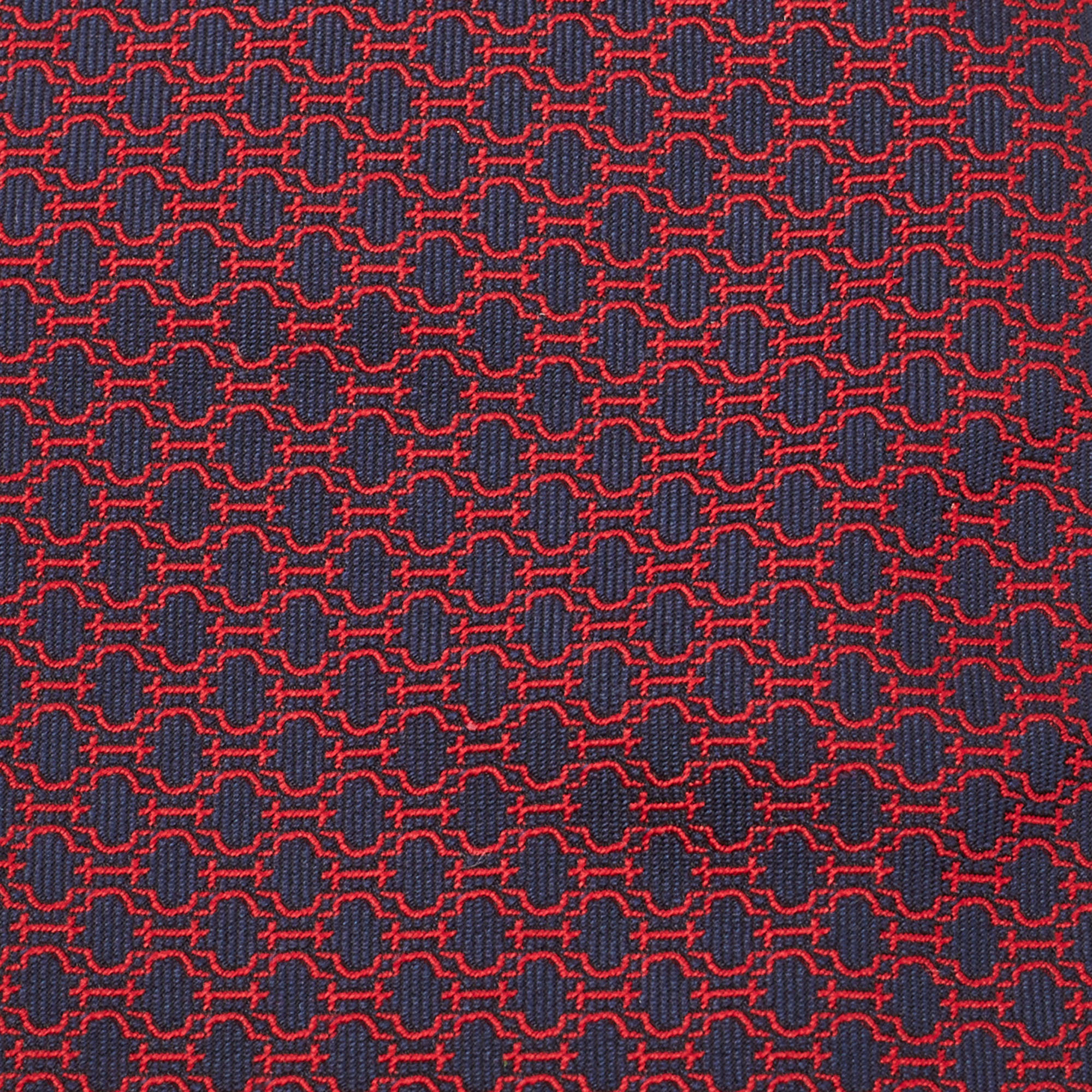 

Hermes Navy Blue/Red Horsebit Patterned Silk Traditional Tie