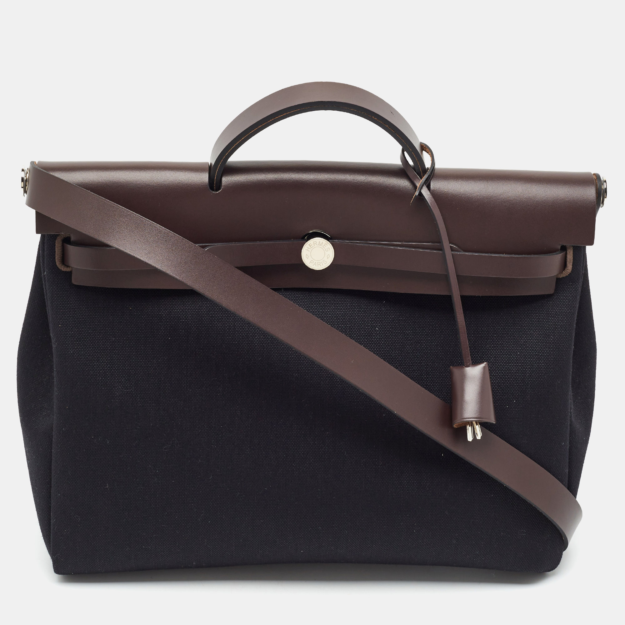 

Hermes Herbag 39 Noir/Ebene Militaire Toile and Vache Hunter Messenger Bag, Black