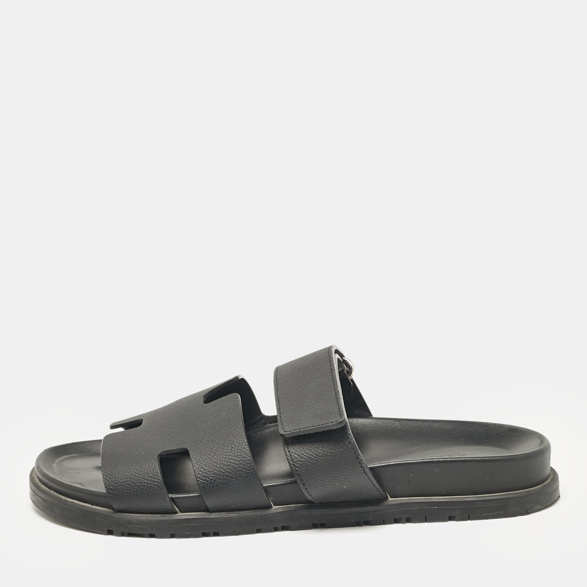 

Hermes Black Leather Chypre Flat Sandals Size