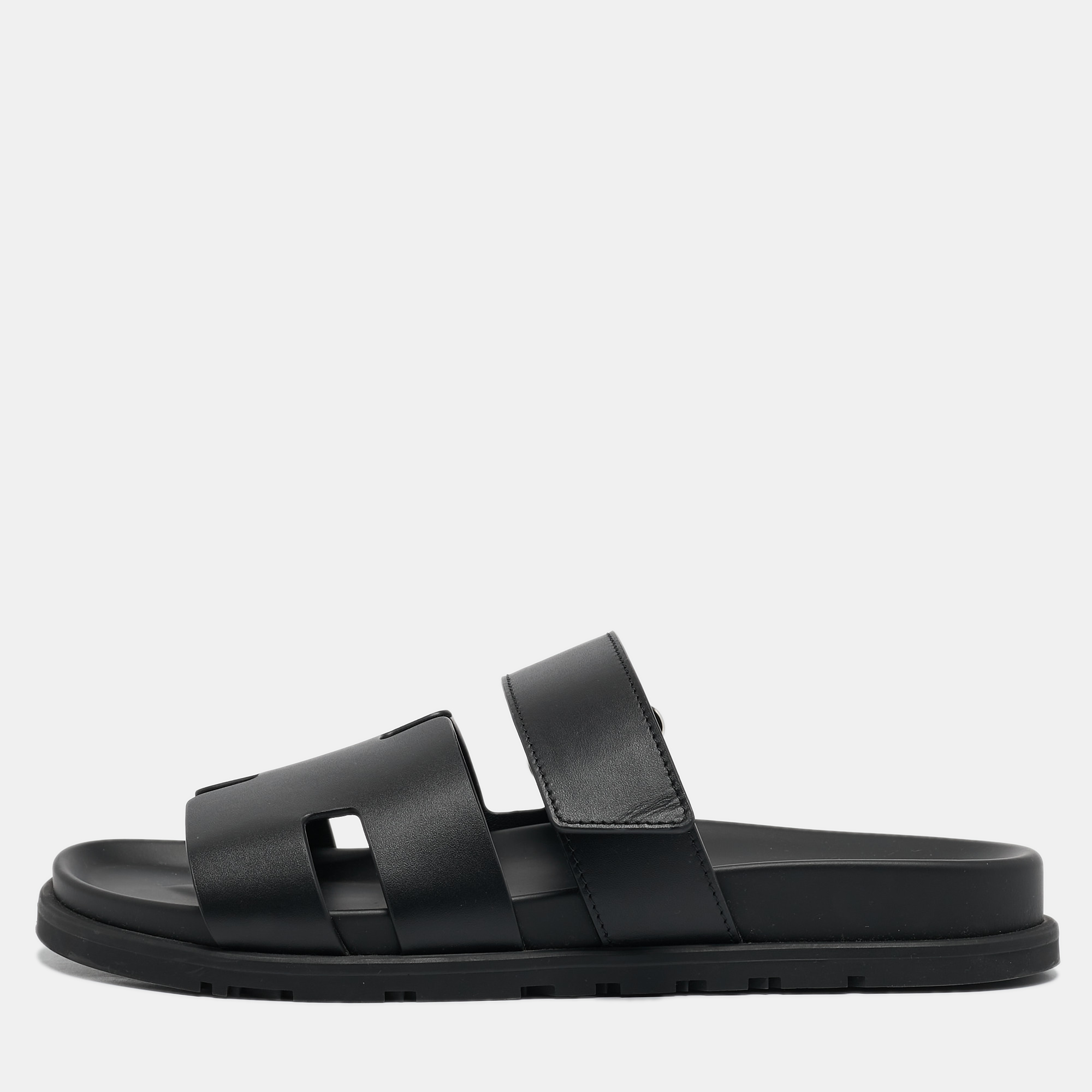 

Hermès Black Leather Chypre Sandals Size