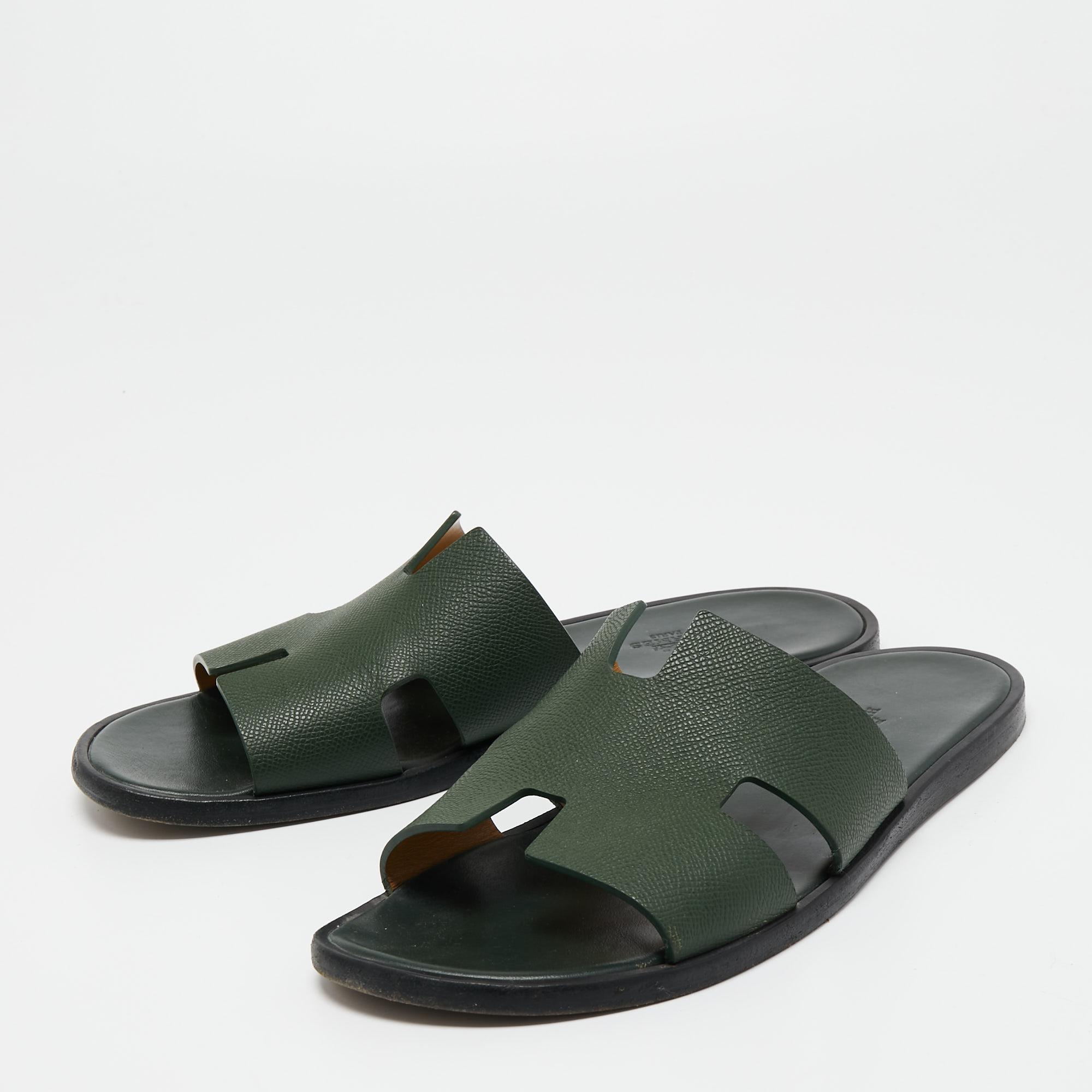 

Hermes Green Leather Izmir Slide Flats Size