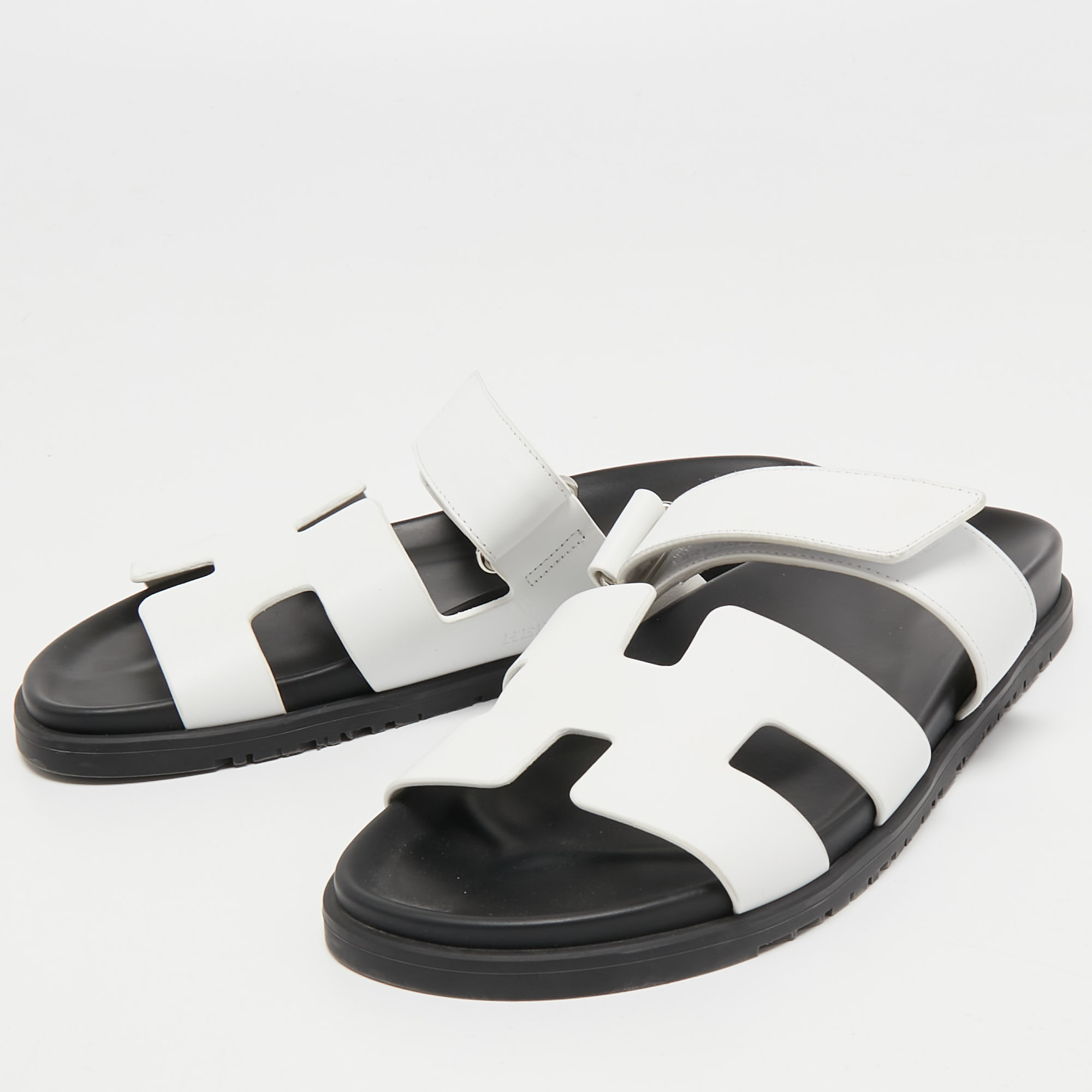 

Hermes White Leather Chypre Slides Size