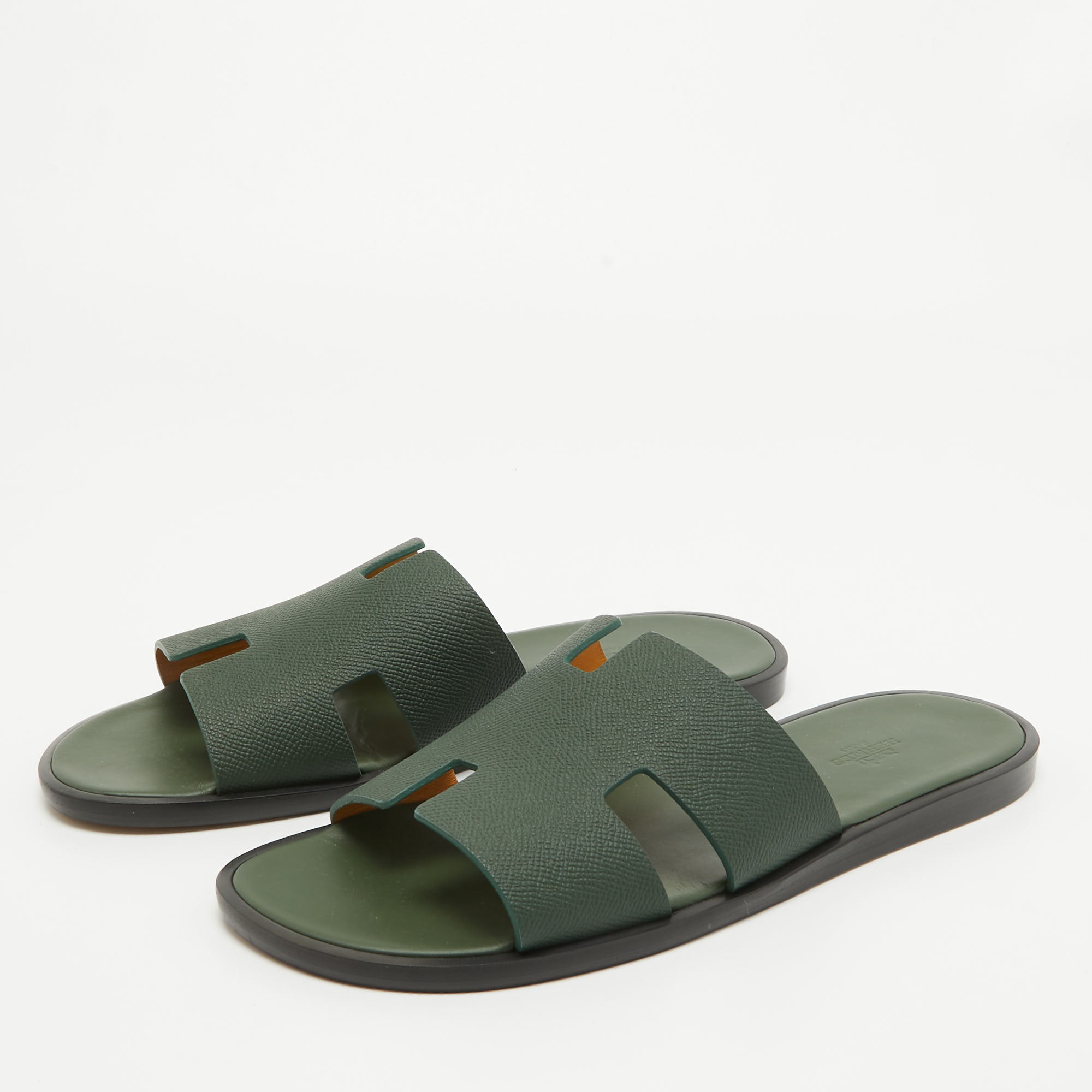 

Hermes Green Leather Izmir Flat Slides Size