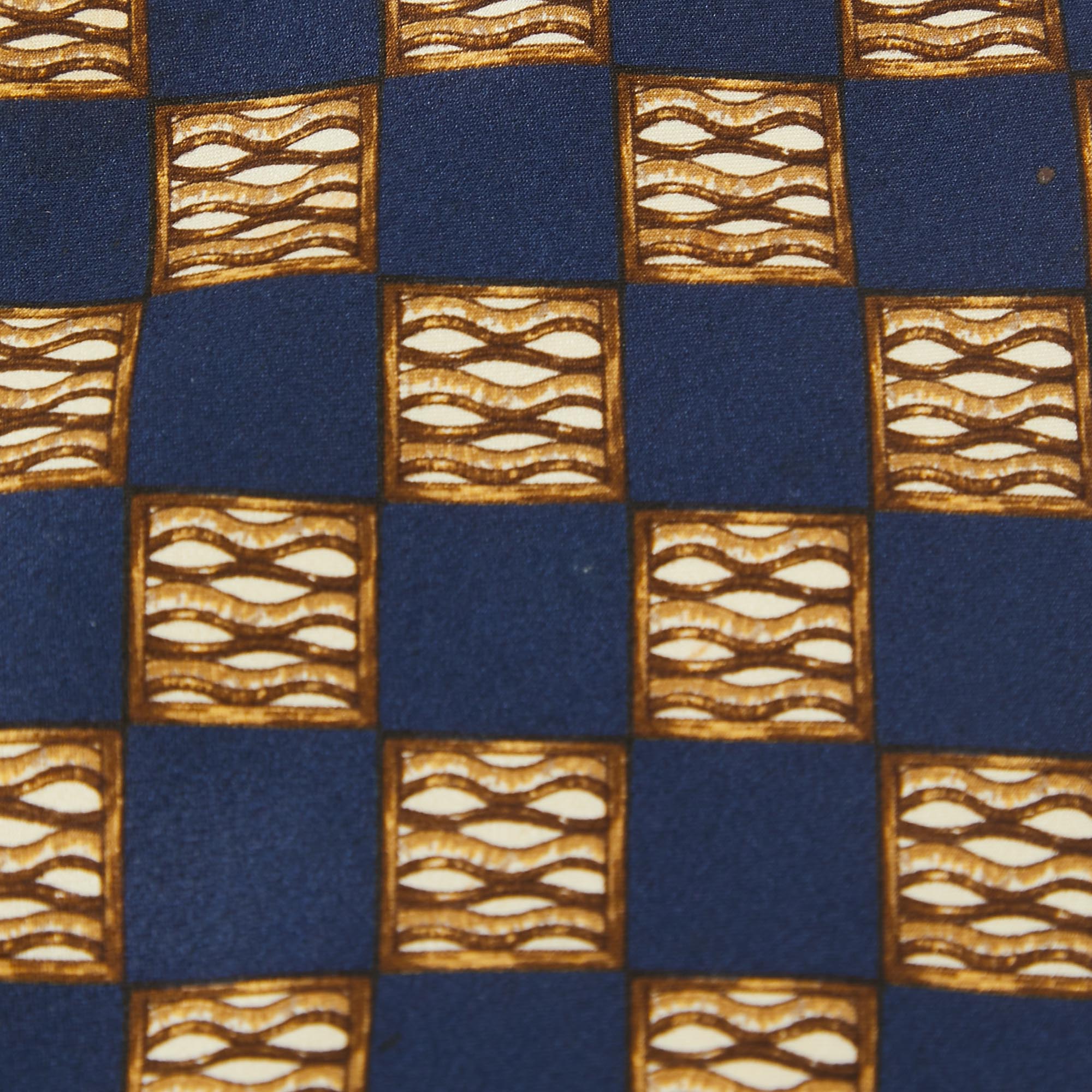 Lanvin Blue Printed Satin Silk Pocket Square and Traditional Tie 