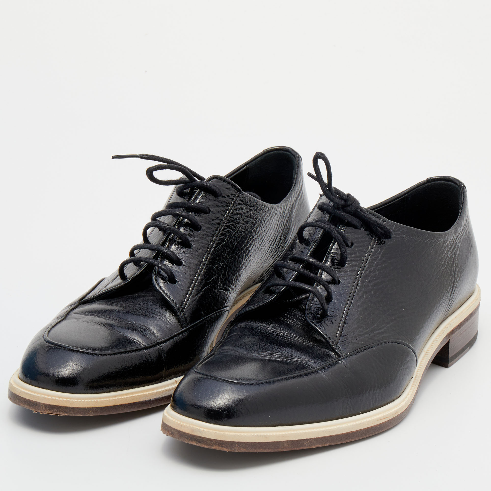 

Lanvin Black Leather Lace Up Derby Size