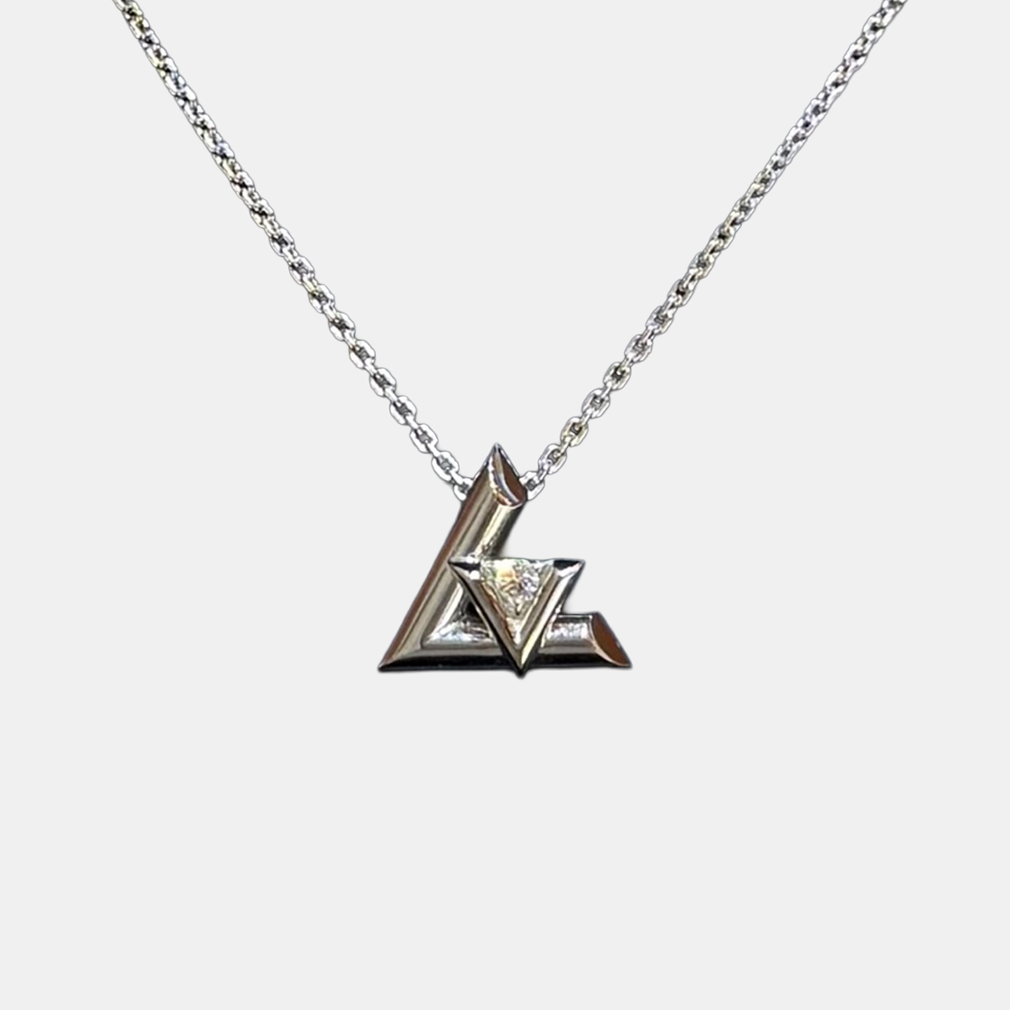 Pre-owned Louis Vuitton Lv Volt 18k White Gold Diamond Necklace