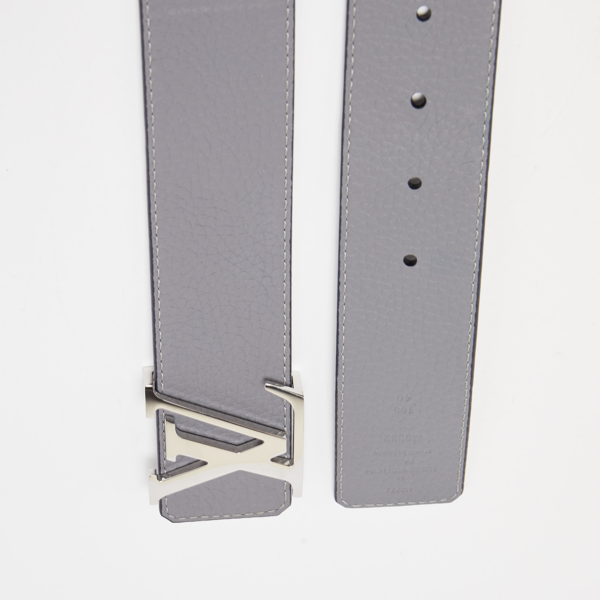 

Louis Vuitton Navy Blue/Grey Leather LV Initials Reversible Belt