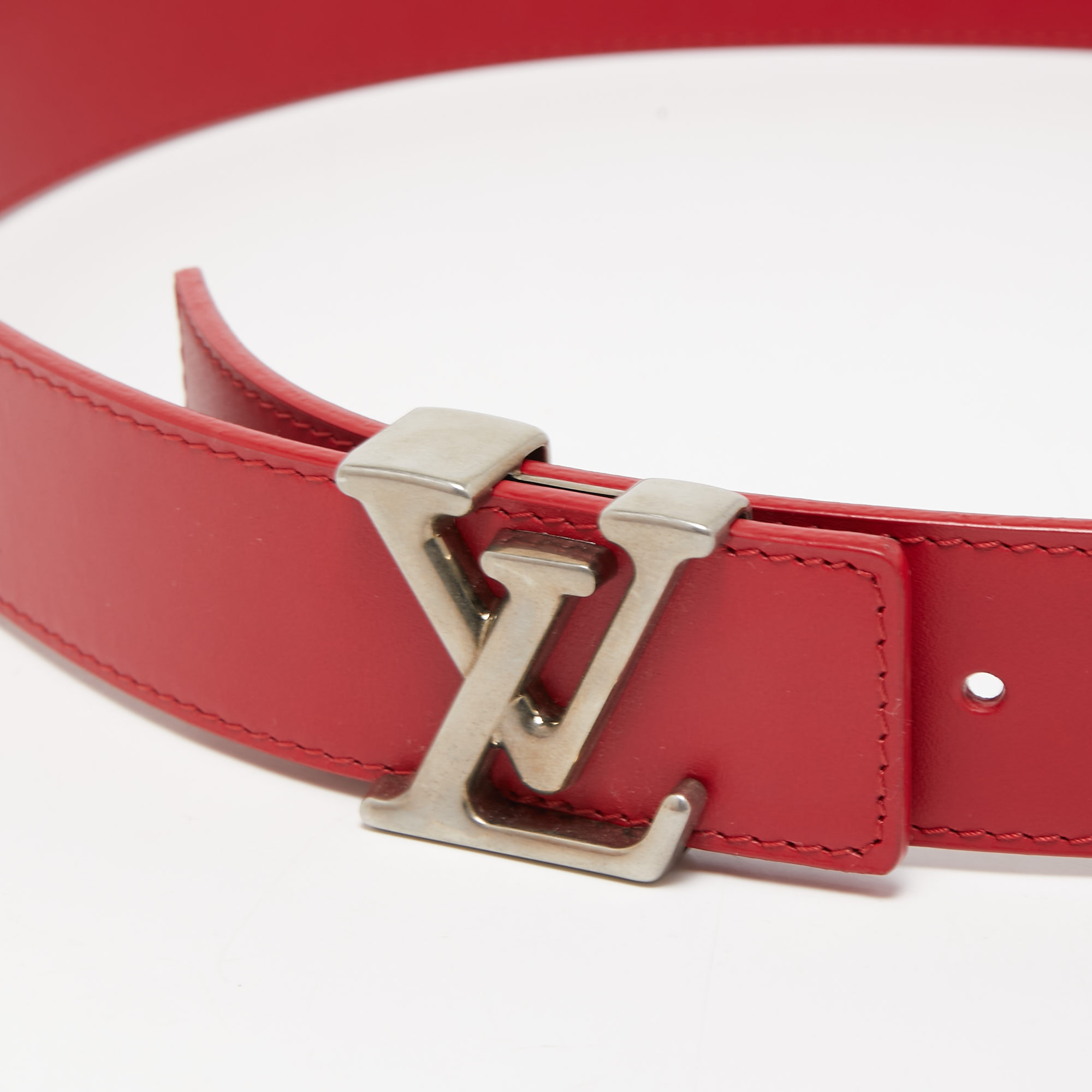 

Louis Vuitton Red Leather LV Initiales Belt Size