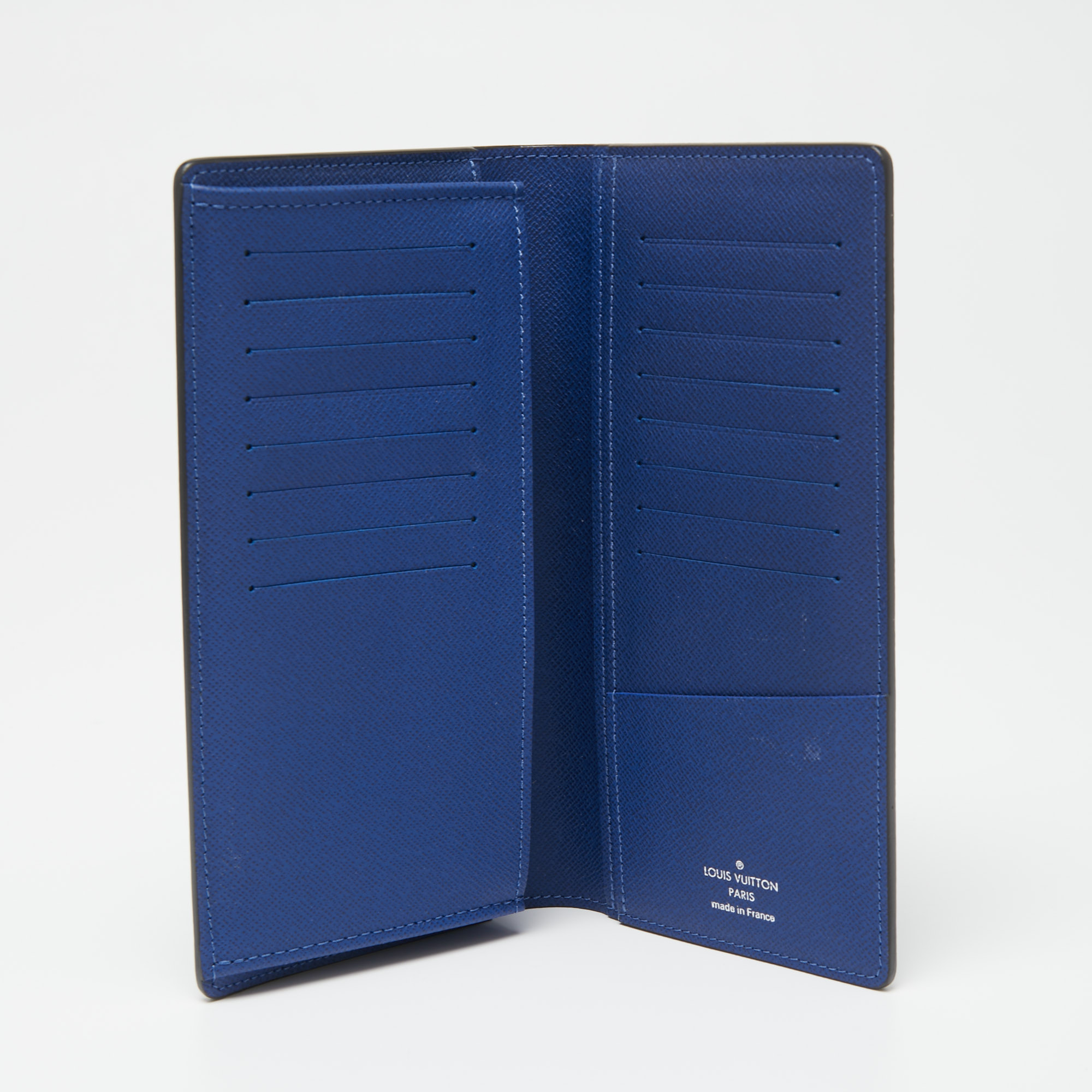

Louis Vuitton Navy Blue Taiga Leather Brazza Wallet