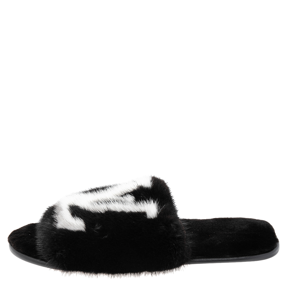 

Louis Vuitton Black/White Mink Fur Homey Flat Mules Size