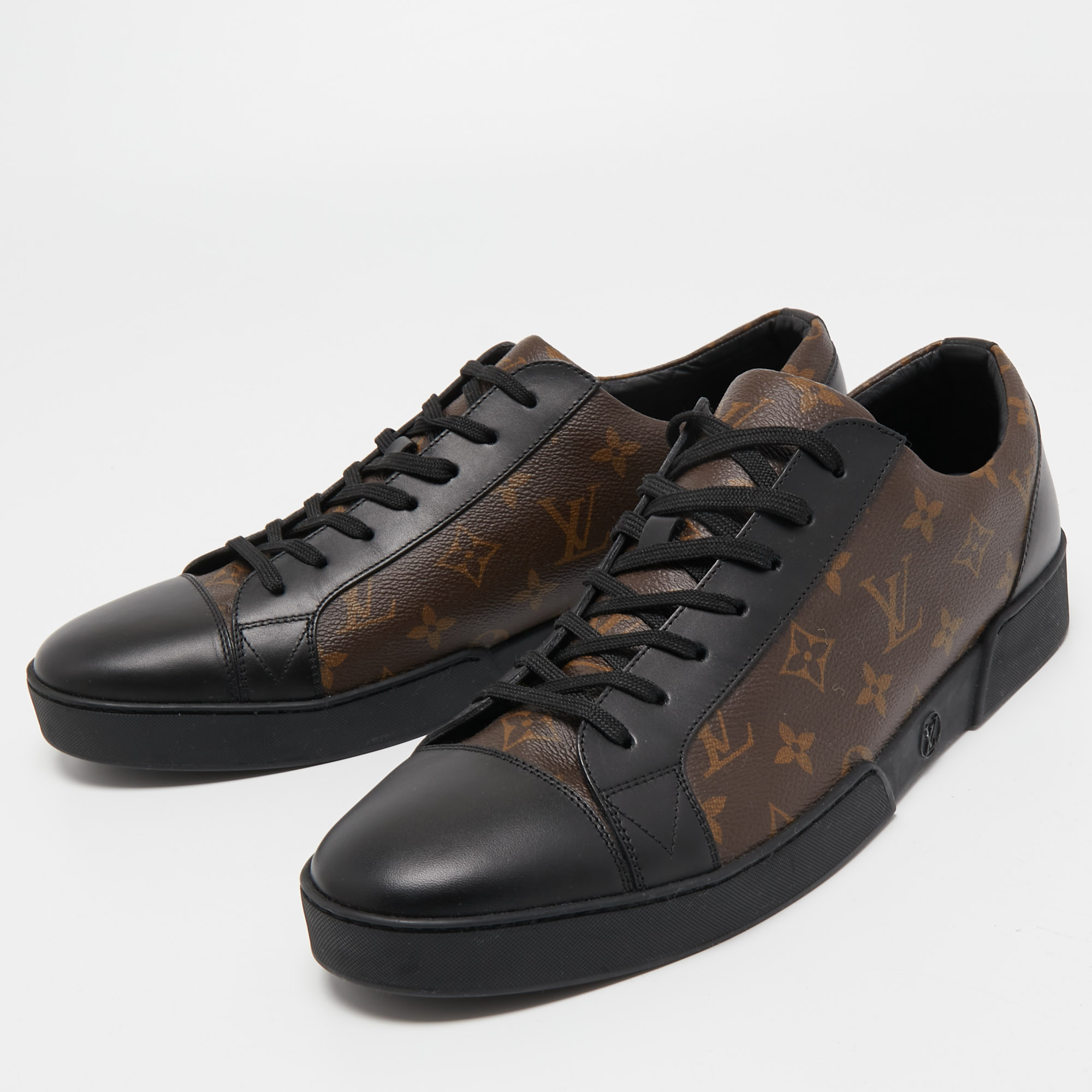 

Louis Vuitton Black Leather and Monogram Canvas Match Up Sneakers Size