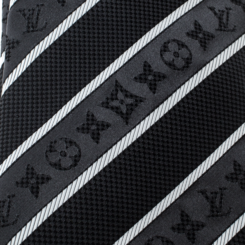 

Louis Vuitton Grey and Black Striped Damier Monogram Silk Jacquard Tie