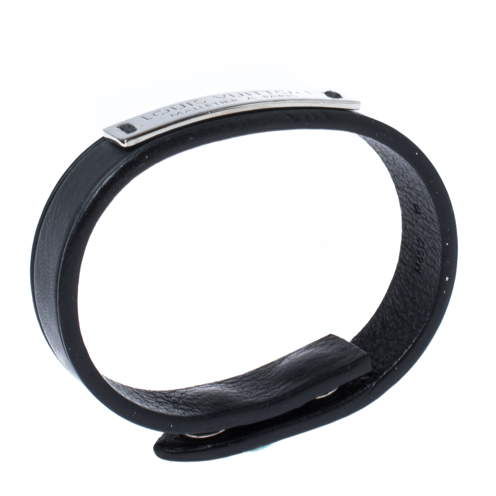 

Louis Vuitton Black Leather Press It Bracelet