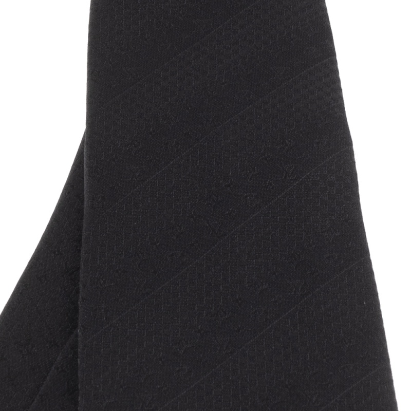 

Louis Vuitton Black Jacquard Monogram Silk Tie