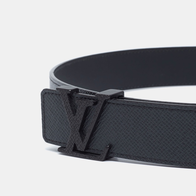 

Louis Vuitton Black Taiga Leather LV Initiales Belt