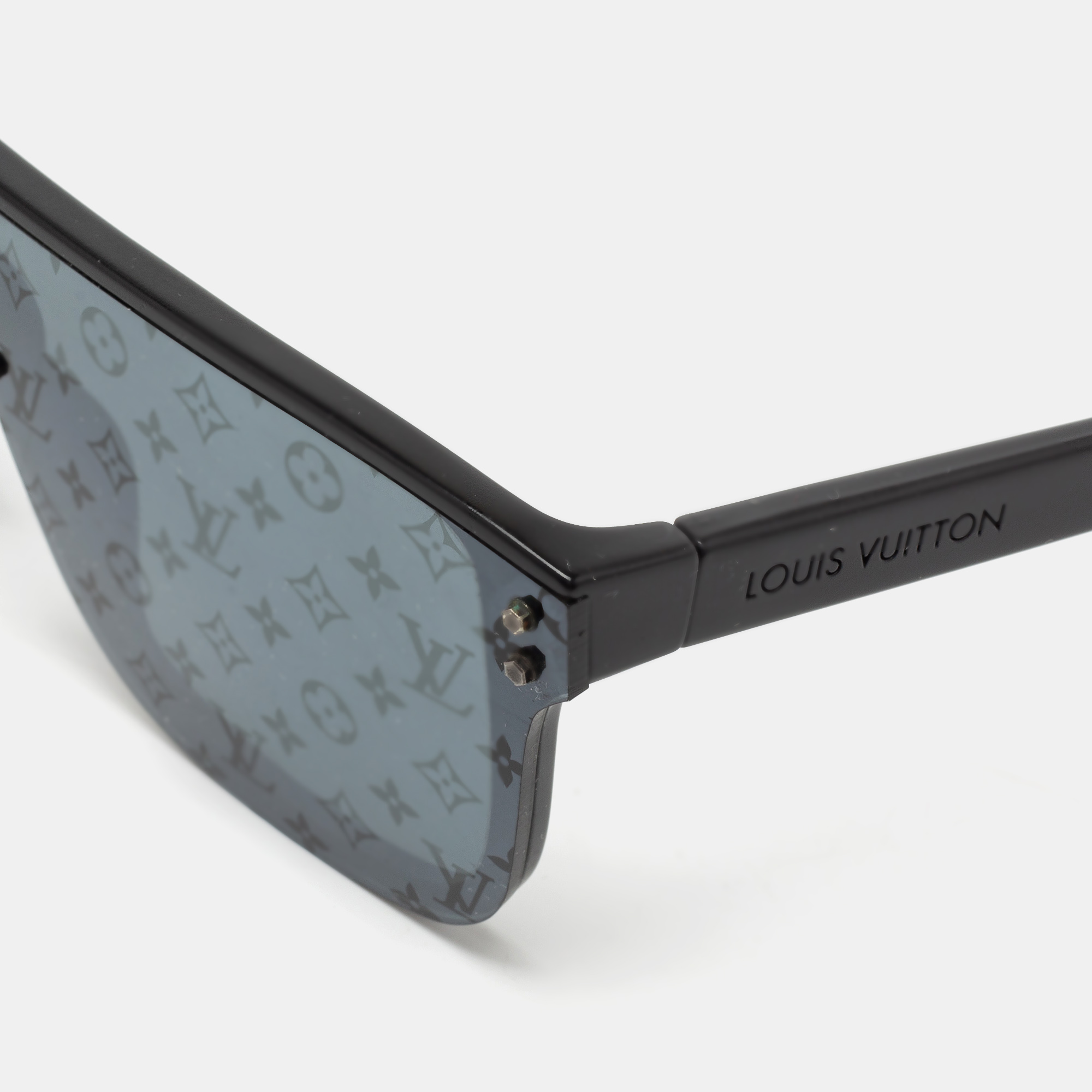 

Louis Vuitton Black Monogram LV Waimea Shield Sunglasses