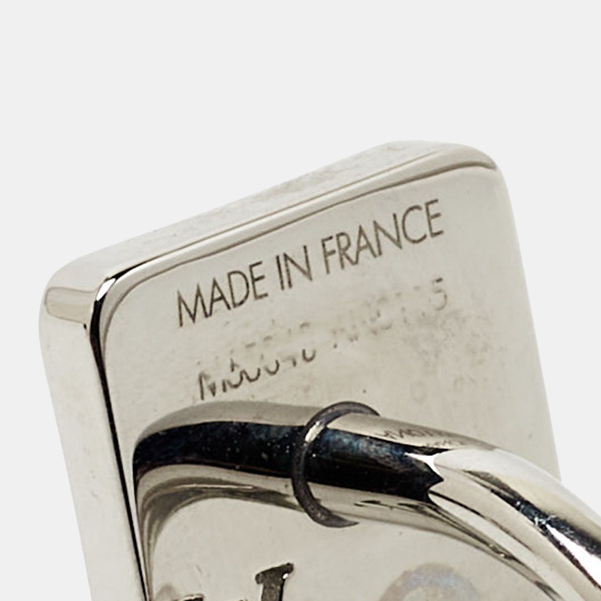 Louis Vuitton Champs Elysées Textured Cufflinks in Silver Metal Silvery  Metallic ref.1065450 - Joli Closet