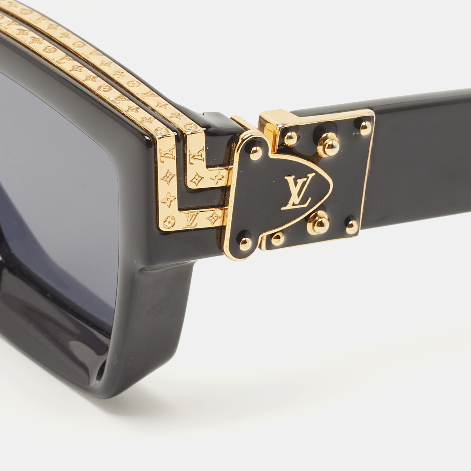 

Louis Vuitton Black/Gold Z1165W 1.1 Millionaires Square Sunglasses