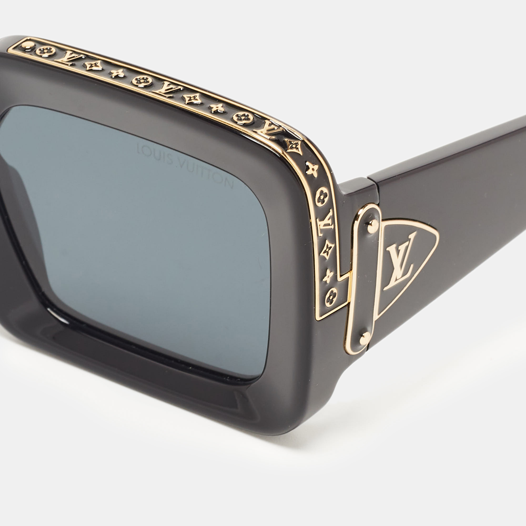 

Louis Vuitton Black/Gold Z1591W Zillionaires Rectangular Sunglasses