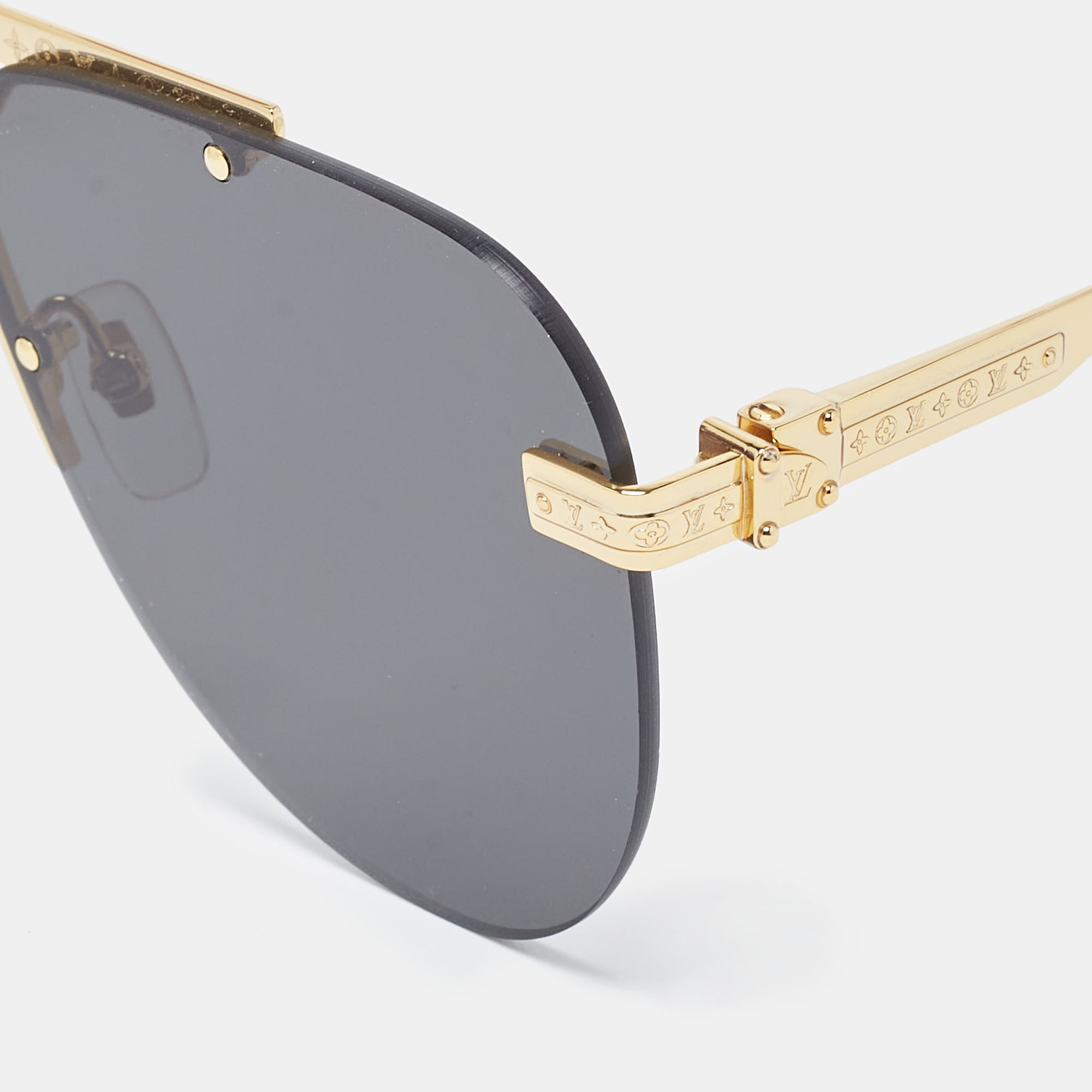 

Louis Vuitton Gold Acetate Z1261W 948 Aviator Sunglasses