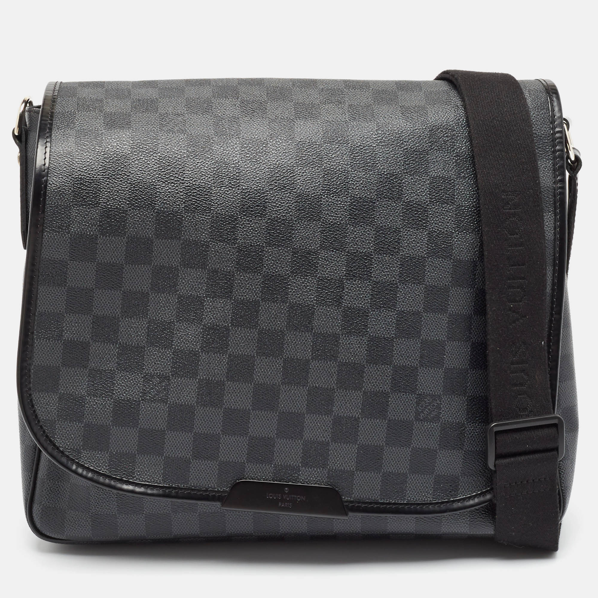 

Louis Vuitton Damier Graphite Canvas Daniel MM Messenger Bag, Black