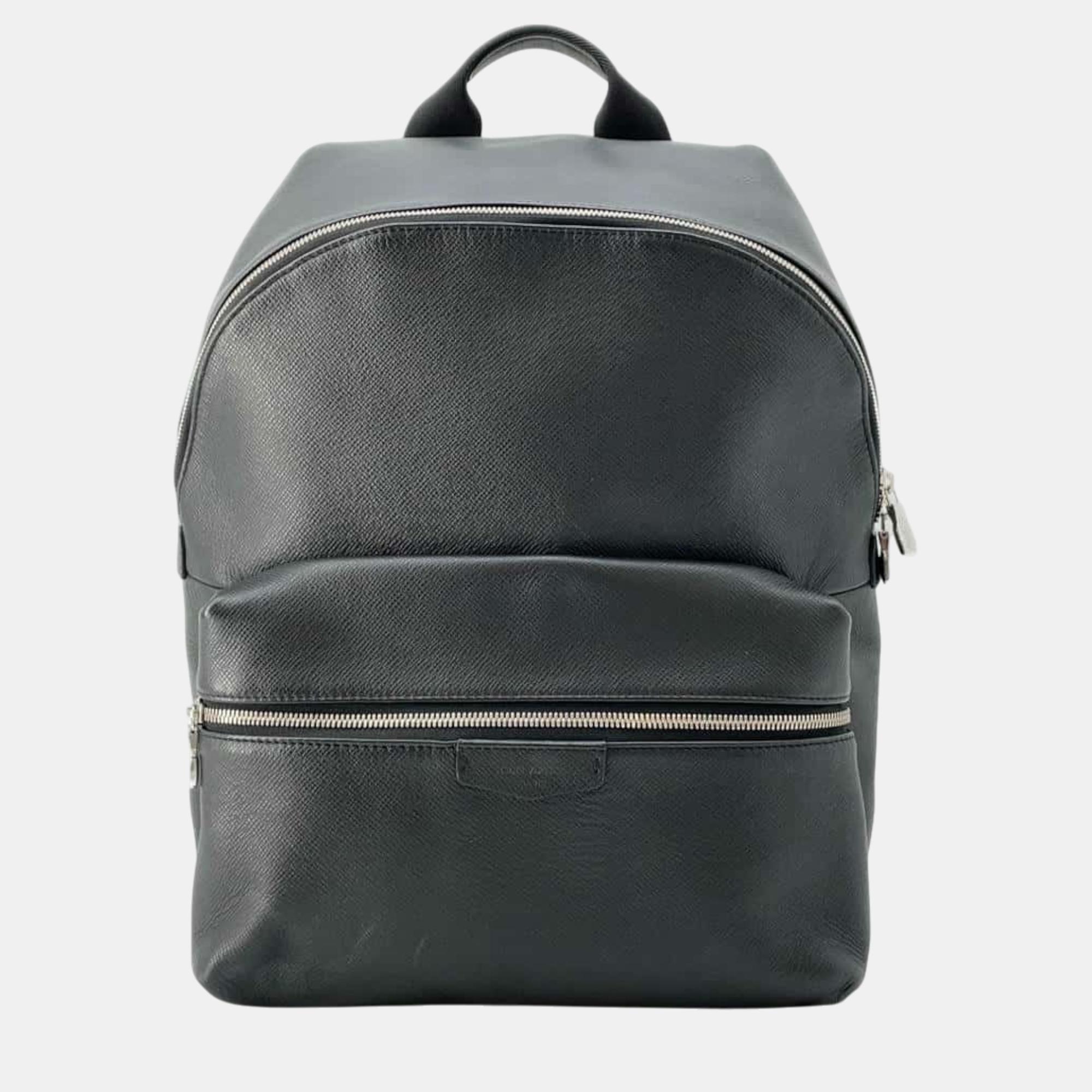 

Louis Vuitton Noir Taiga Leather Discovery Backpack, Black